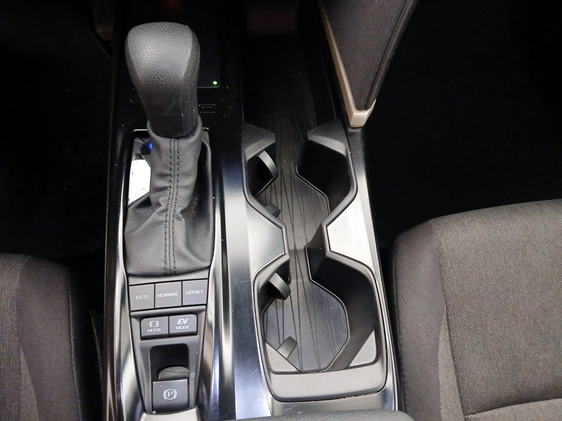 Thumbnail: 2025 Toyota Camry - 17