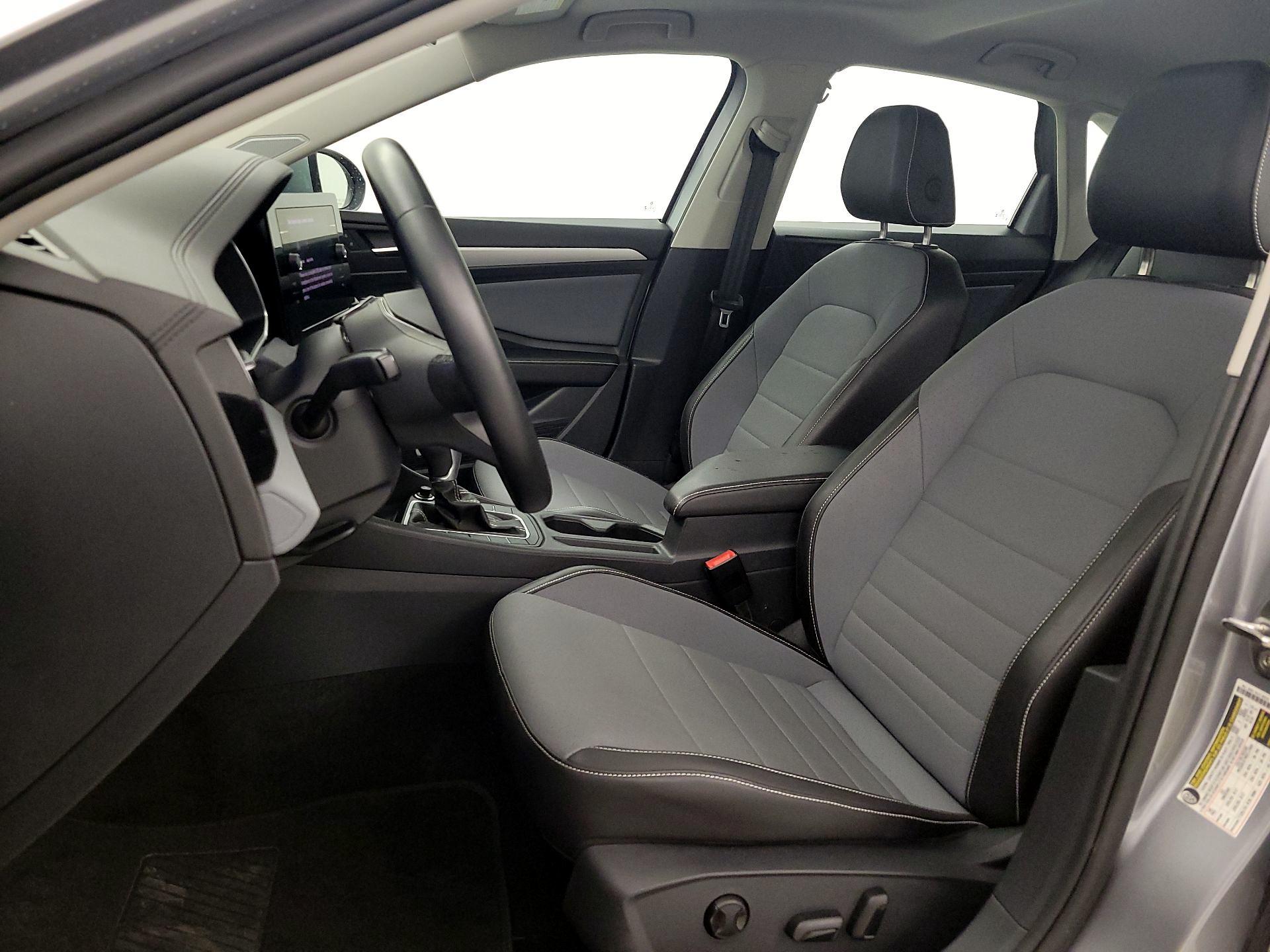 Thumbnail: 2025 Volkswagen Jetta - 11