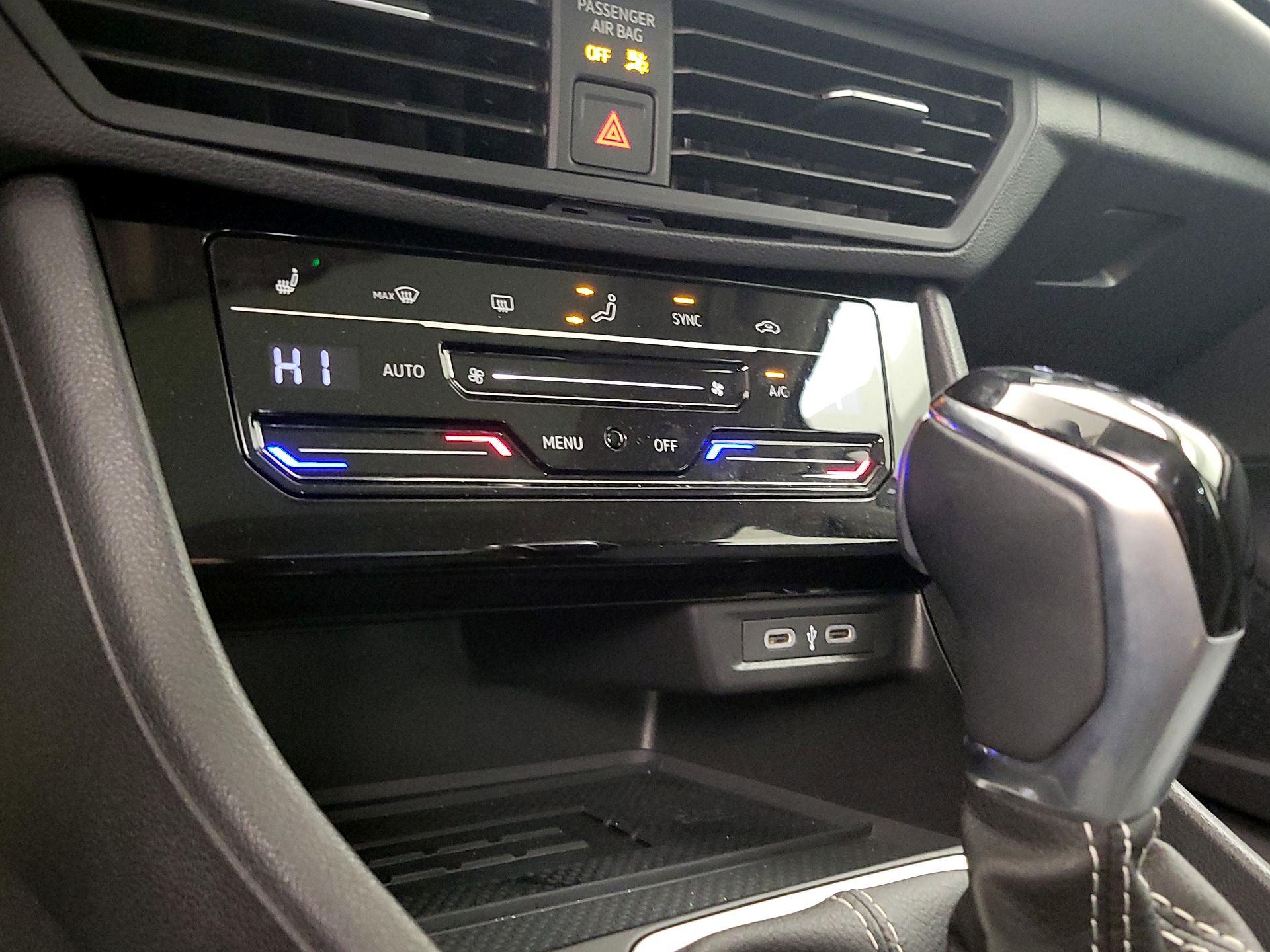 Thumbnail: 2025 Volkswagen Jetta - 17