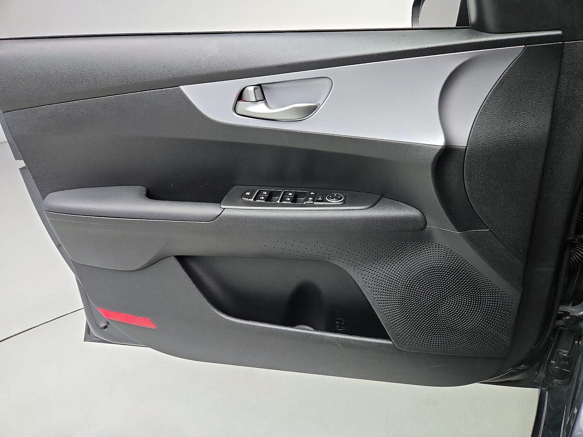 Thumbnail: 2024 Kia Forte - 12