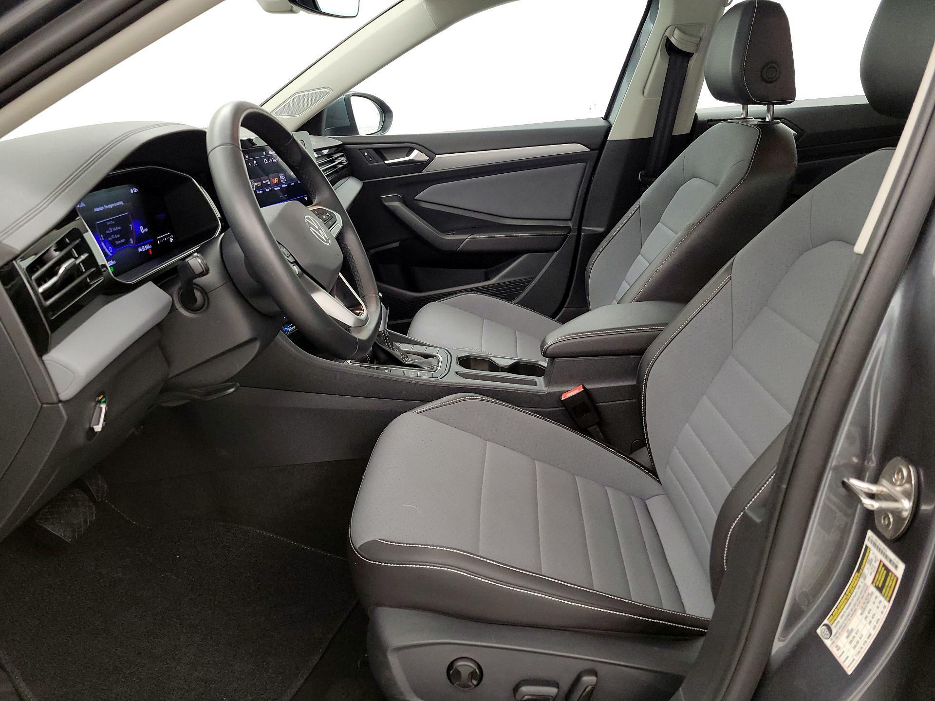 Thumbnail: 2025 Volkswagen Jetta - 11