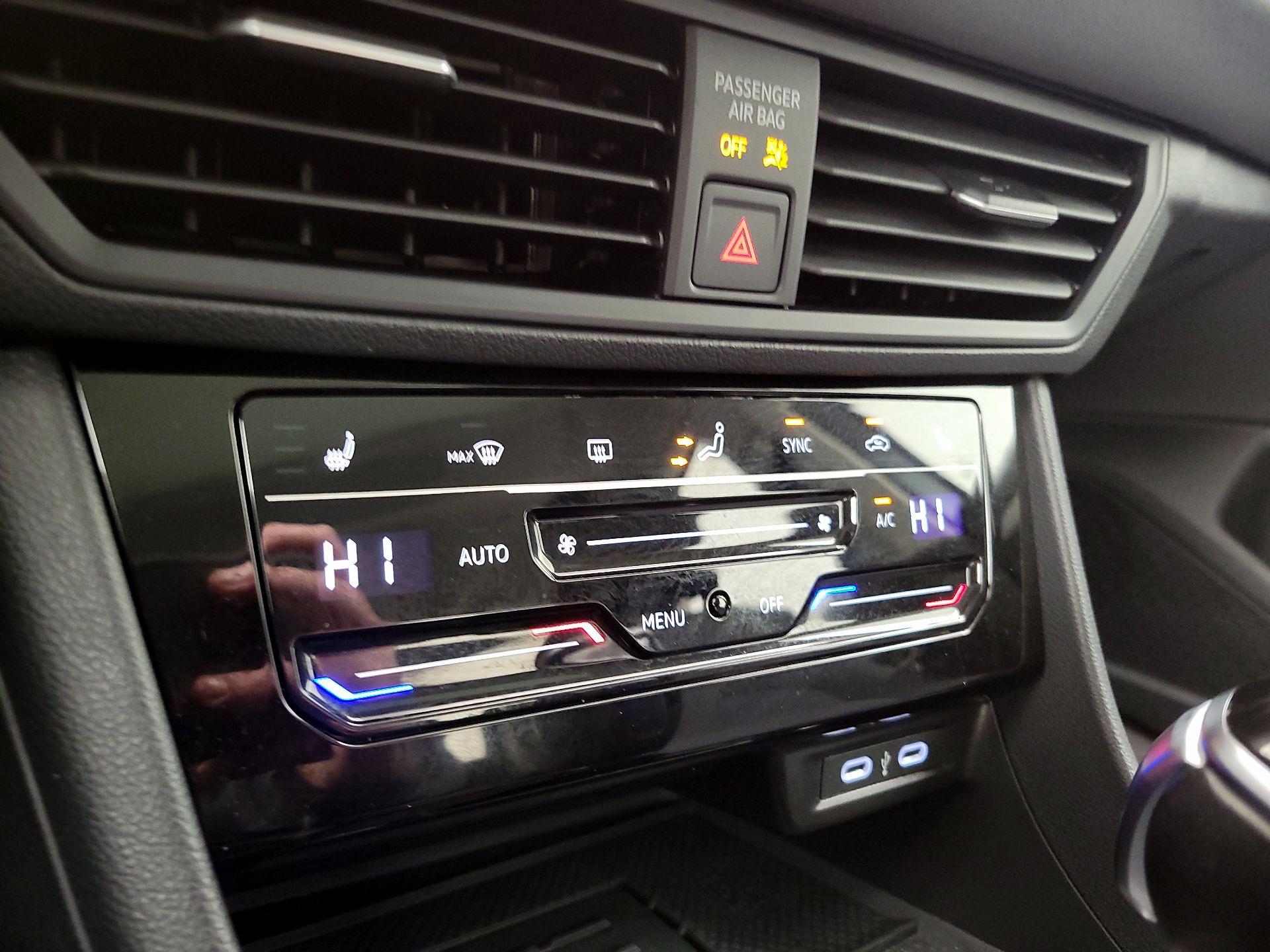 Thumbnail: 2025 Volkswagen Jetta - 16