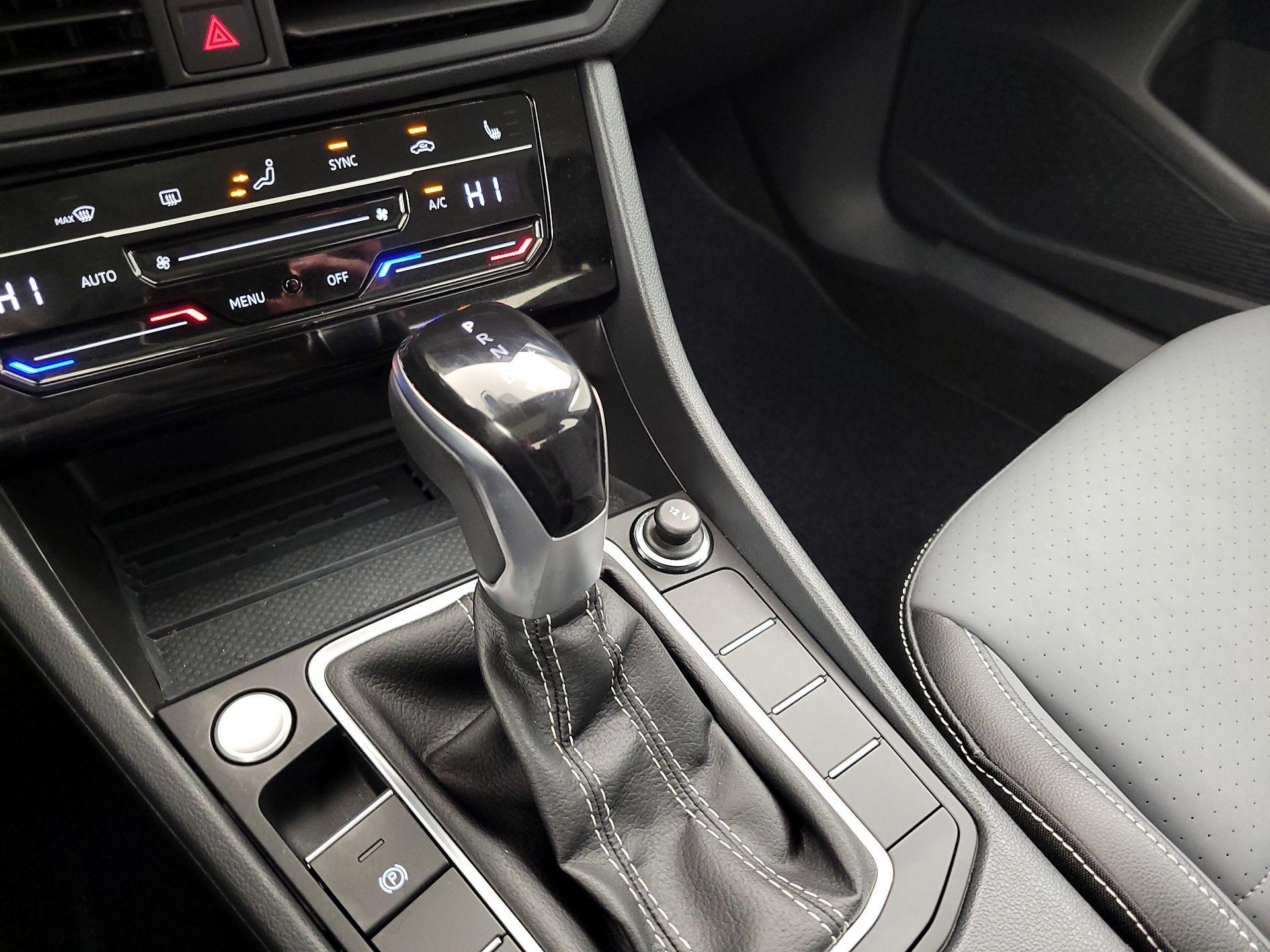 Thumbnail: 2025 Volkswagen Jetta - 17