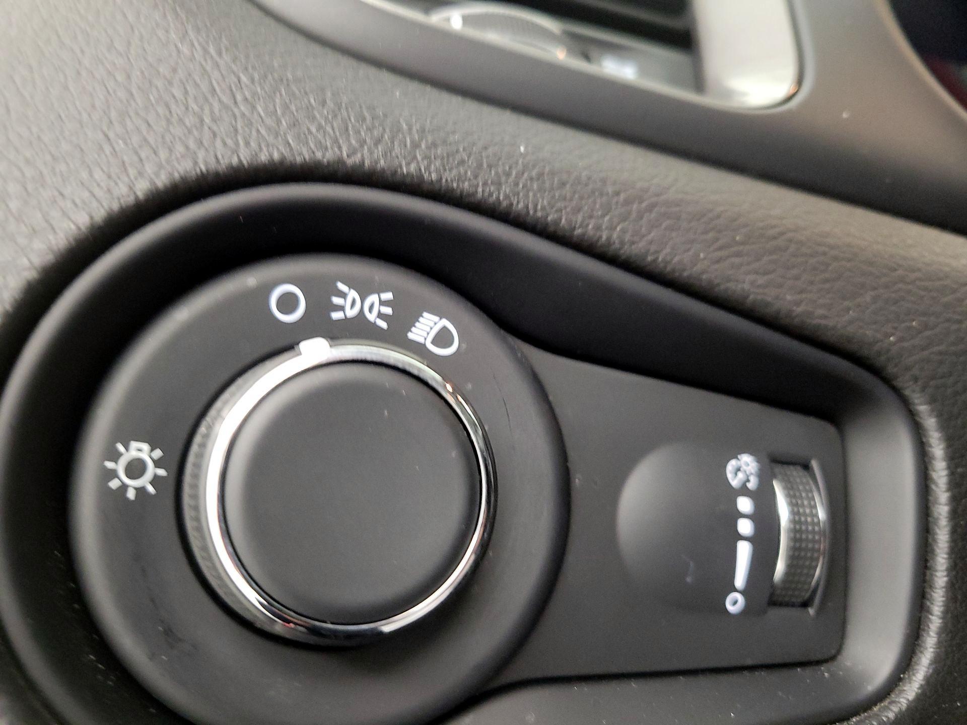 Thumbnail: 2023 Jeep Renegade - 13