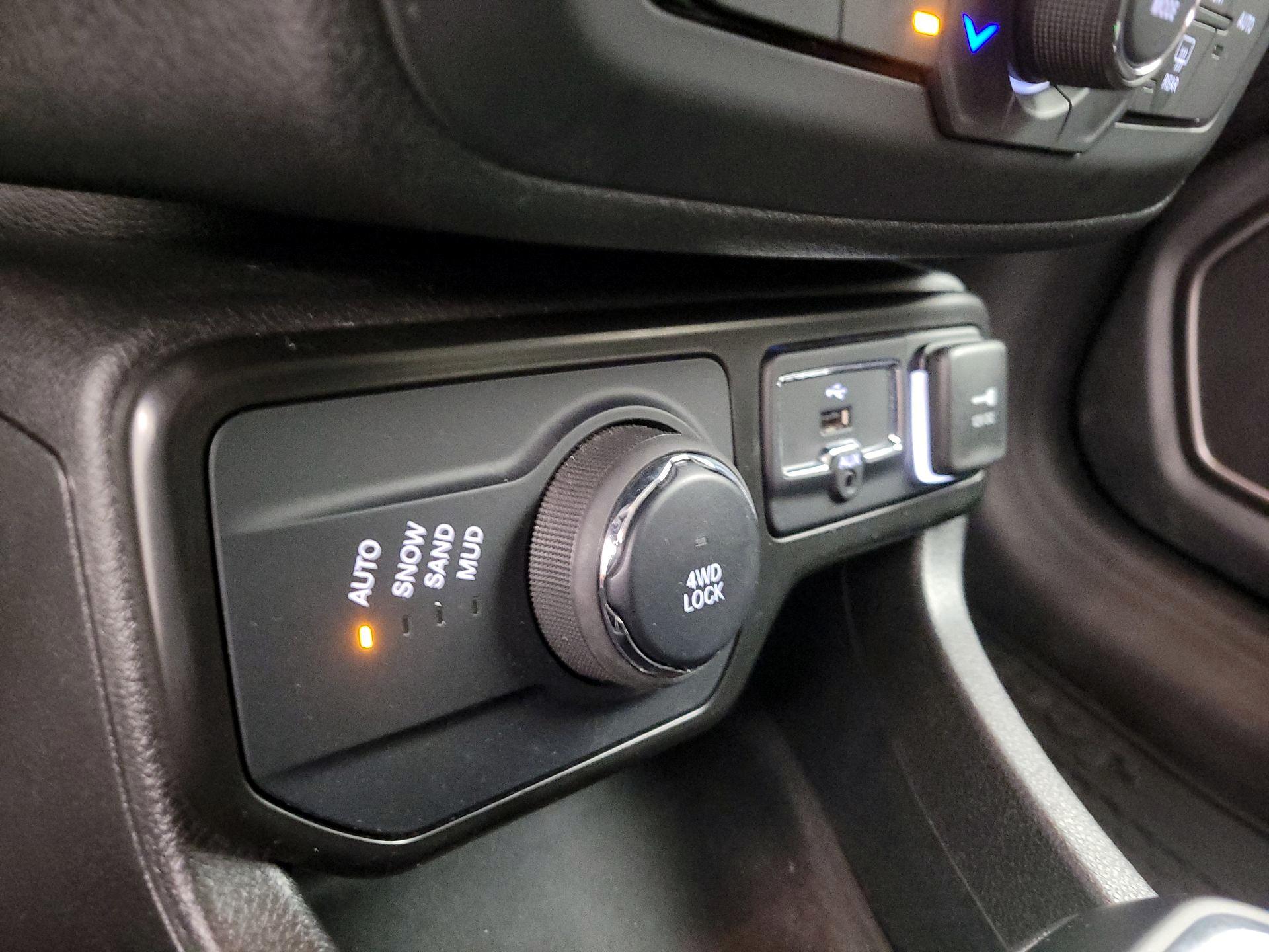 Thumbnail: 2023 Jeep Renegade - 19