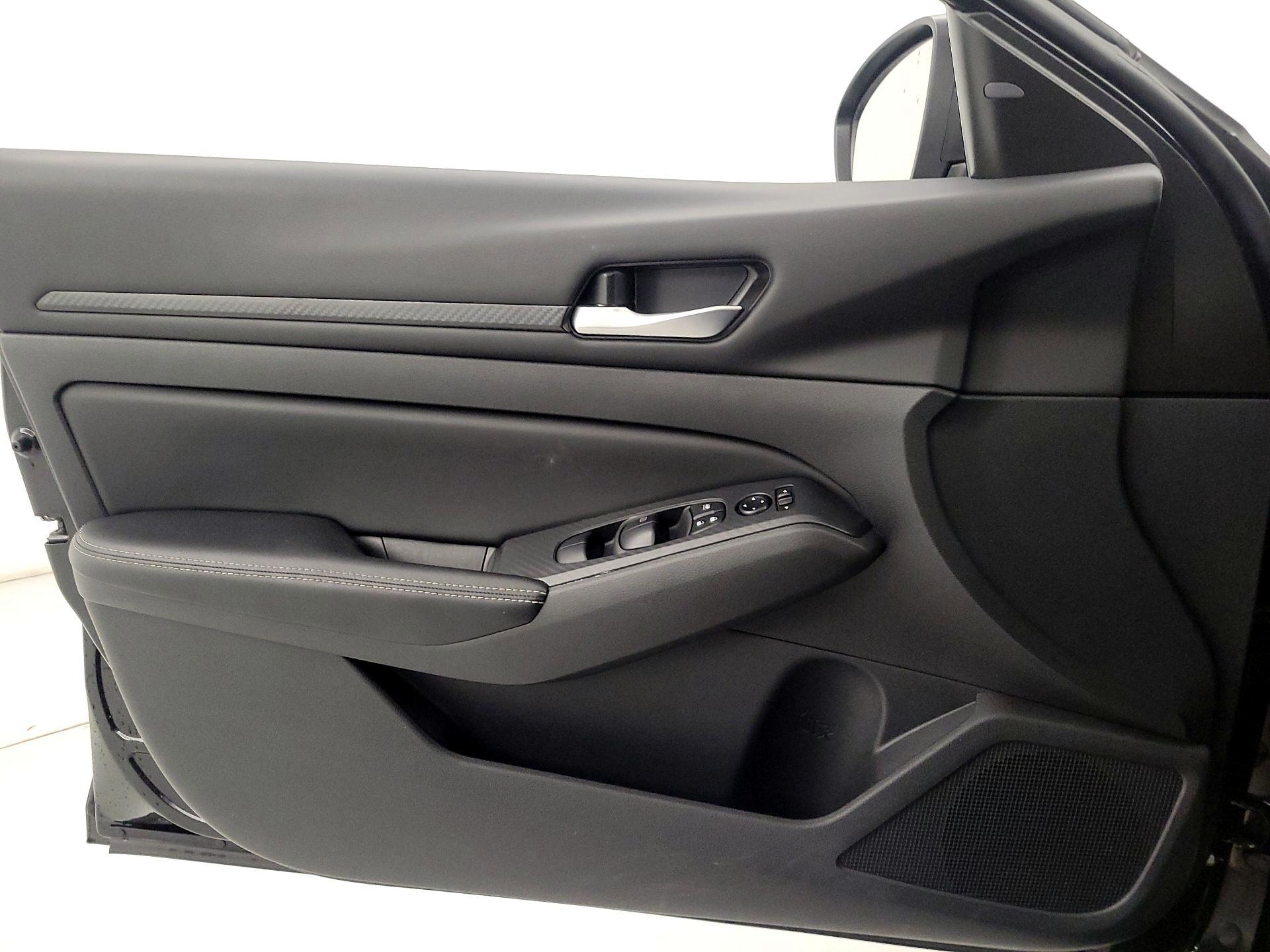 Thumbnail: 2025 Nissan Altima - 12