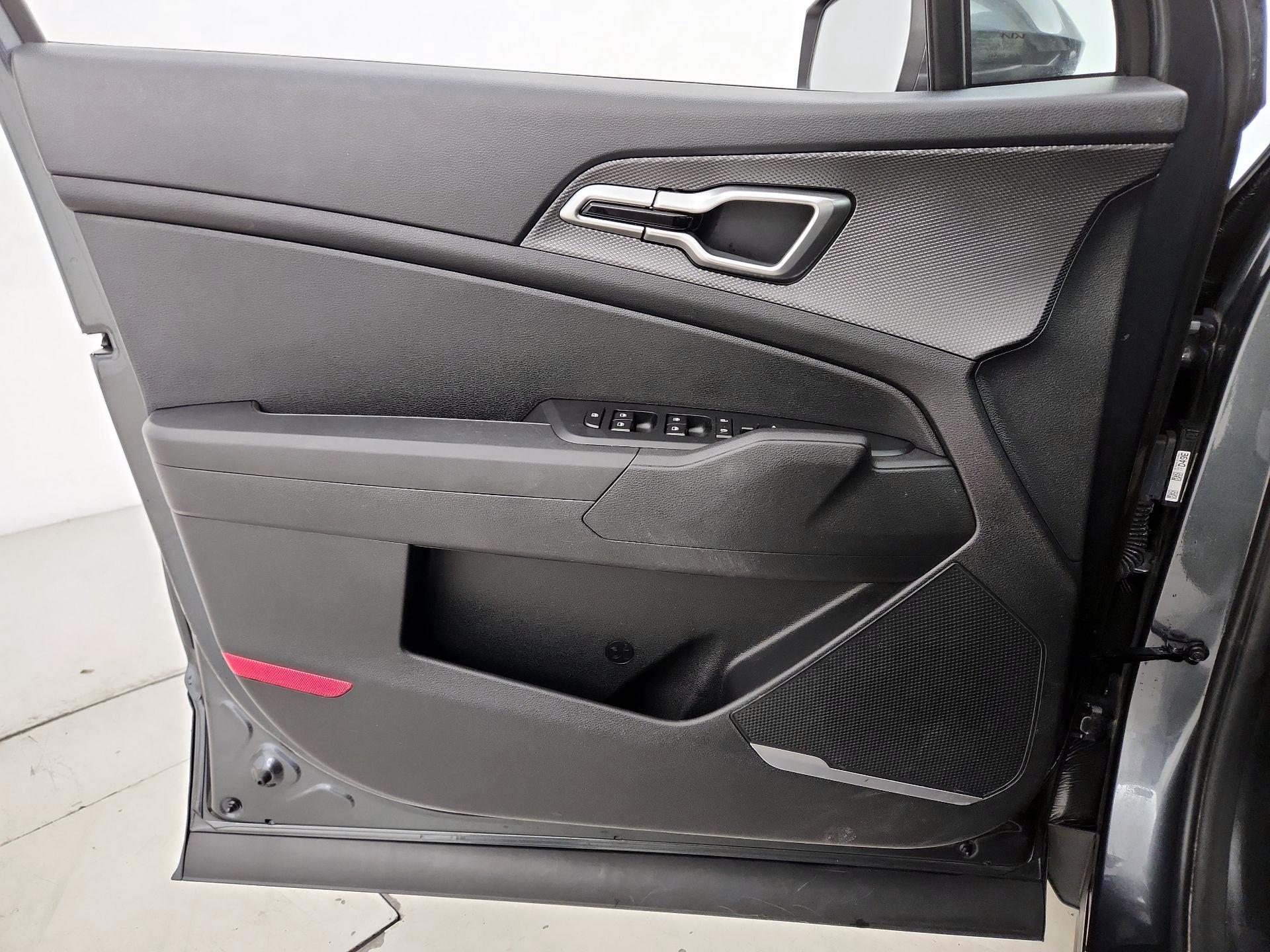 Thumbnail: 2024 Kia Sportage - 12