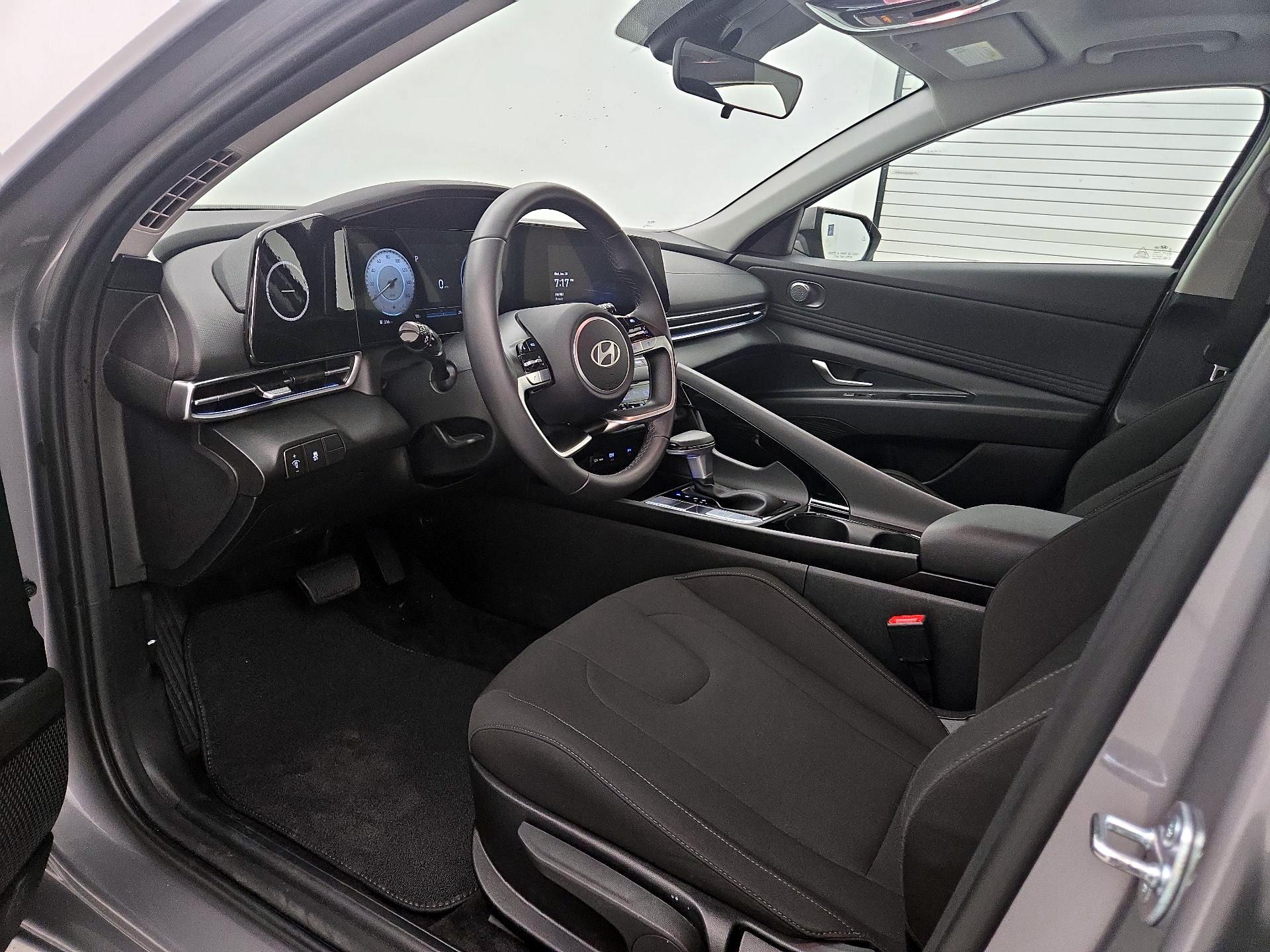 Thumbnail: 2025 Hyundai Elantra - 11