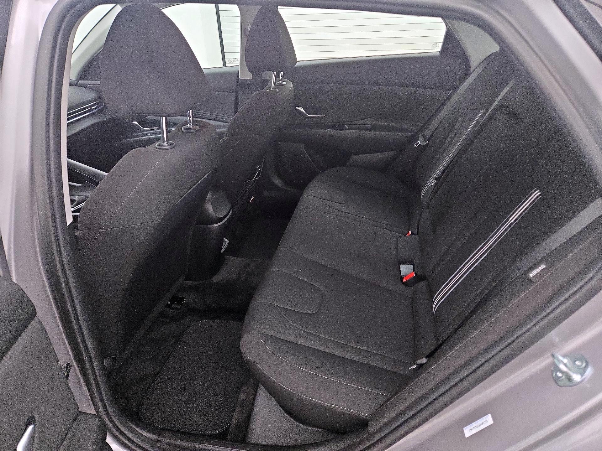 Thumbnail: 2025 Hyundai Elantra - 18