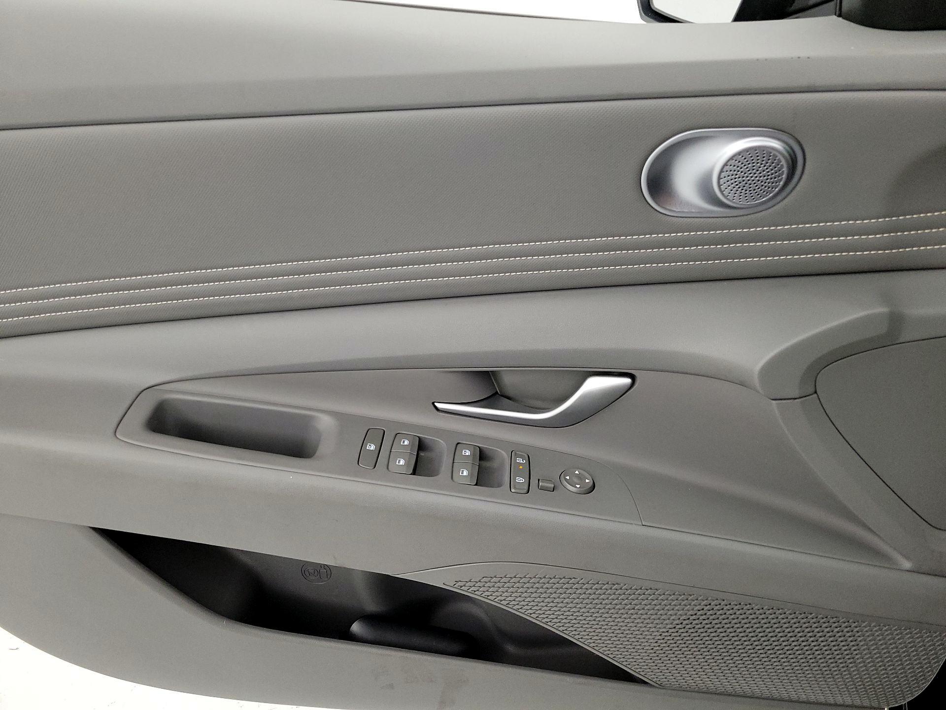 Thumbnail: 2025 Hyundai Elantra - 12