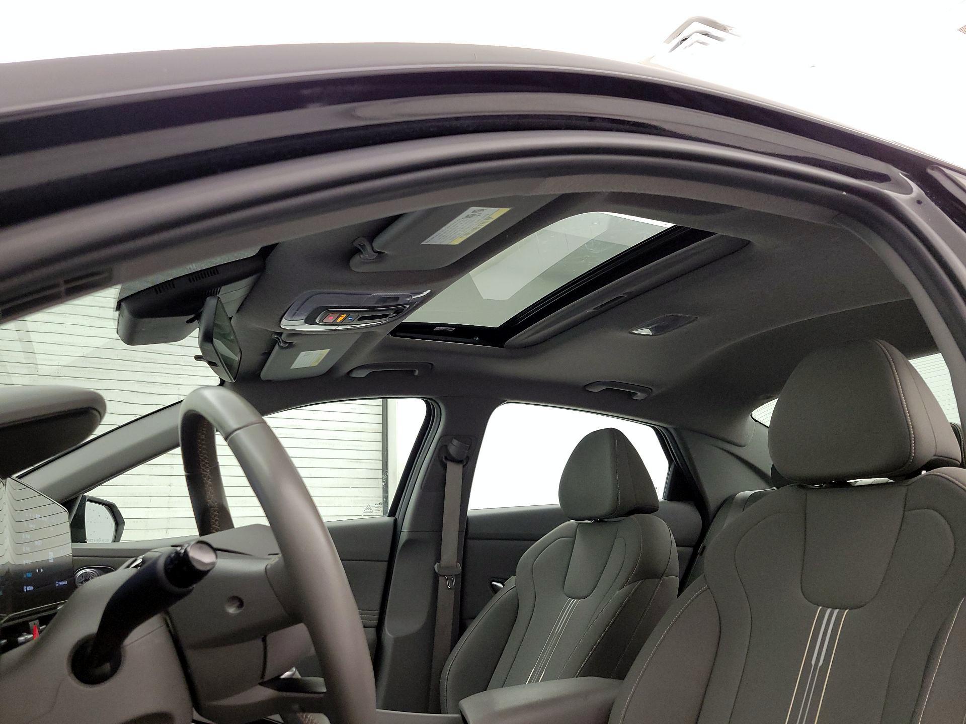 Thumbnail: 2025 Hyundai Elantra - 19