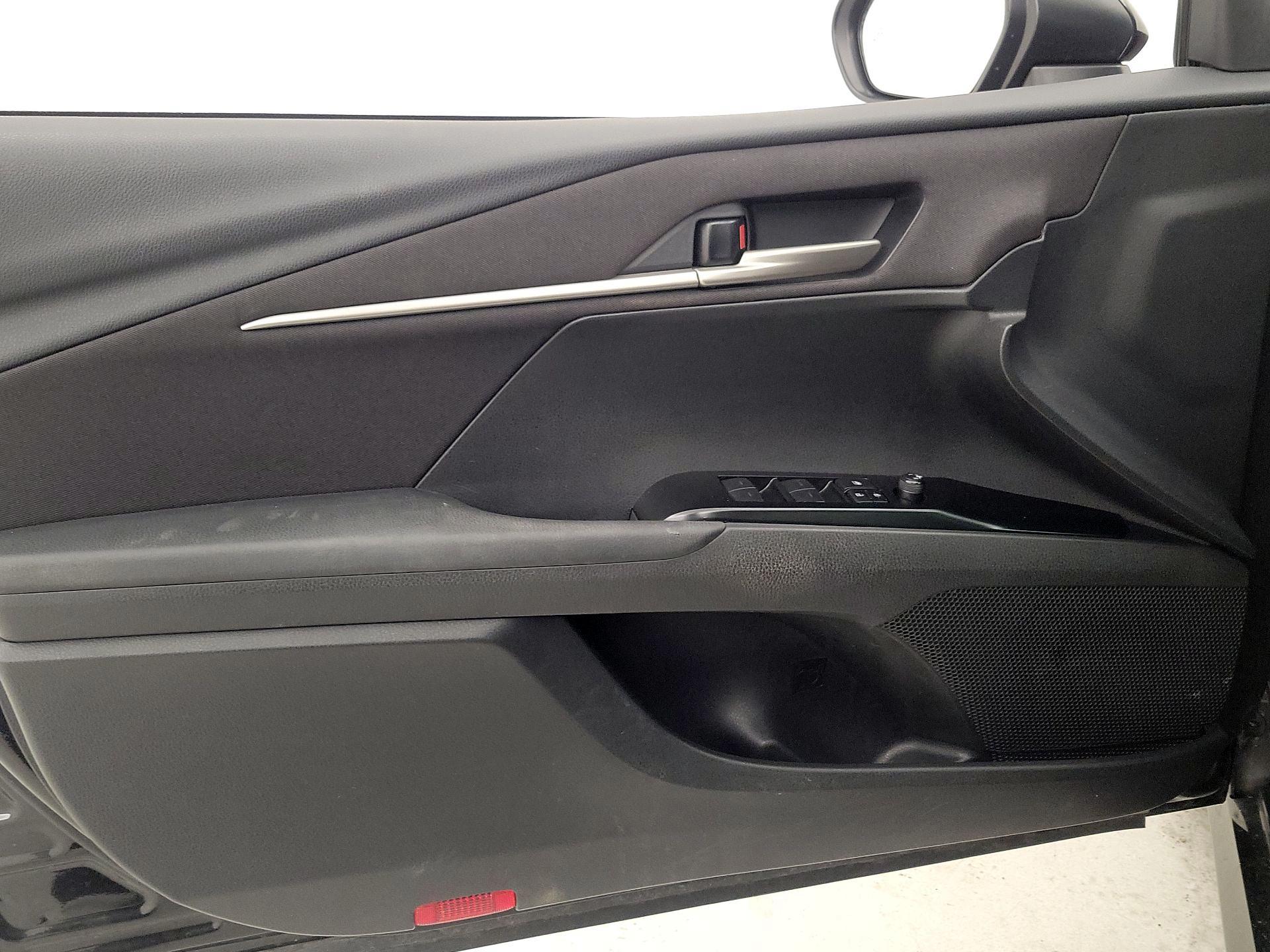 Thumbnail: 2025 Toyota Camry - 12