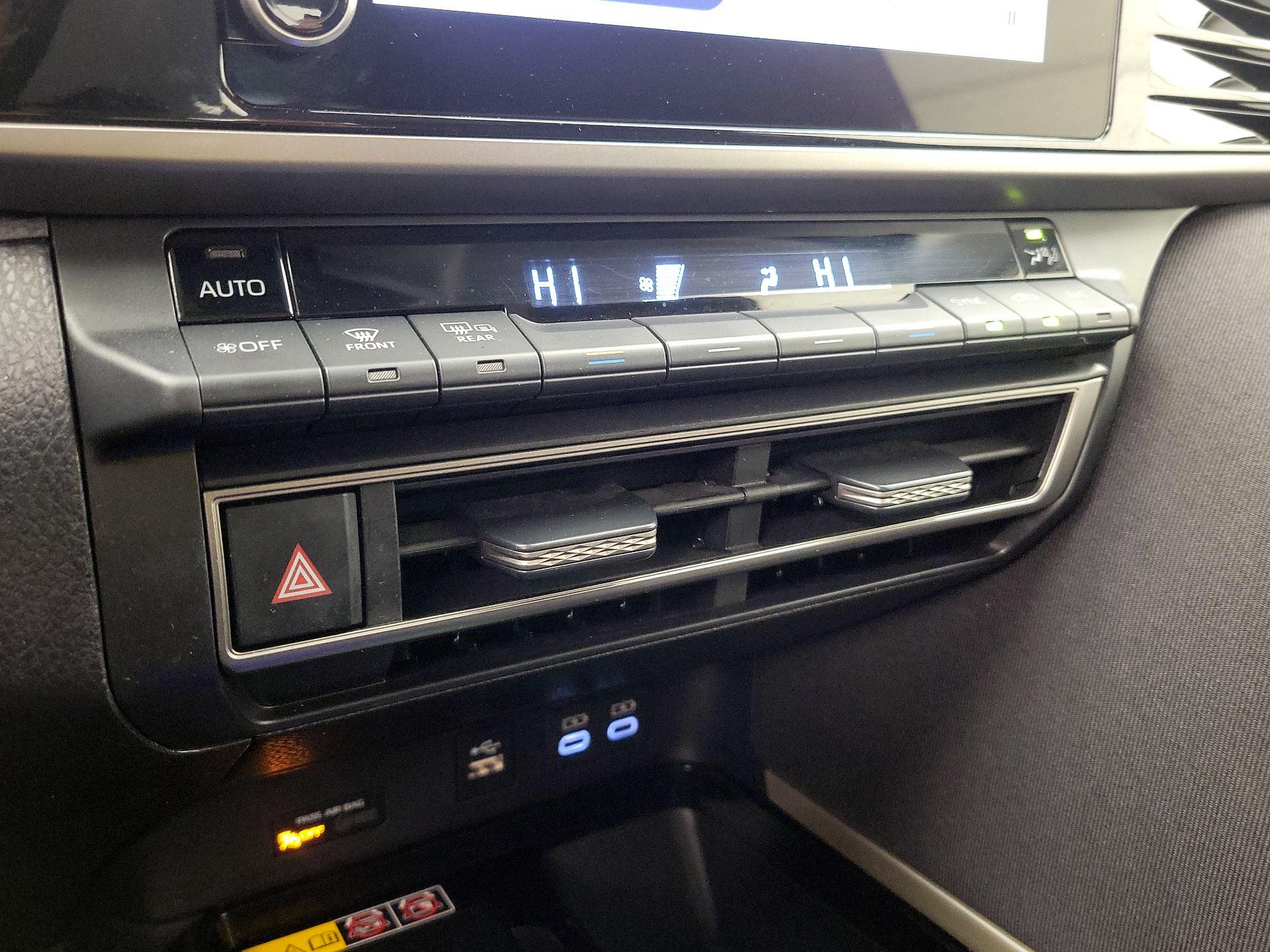 Thumbnail: 2025 Toyota Camry - 17