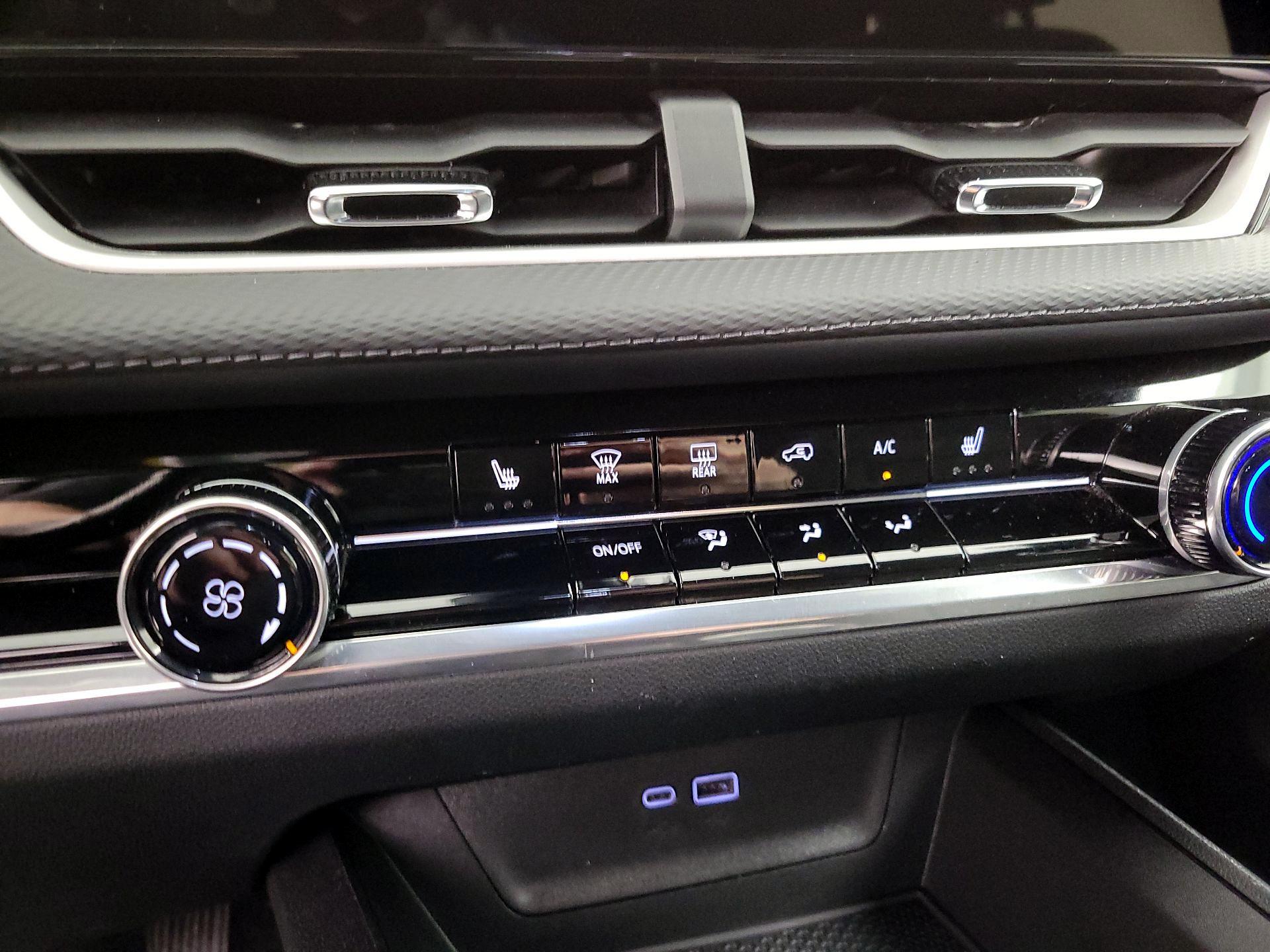 Thumbnail: 2025 Chevrolet Equinox - 17