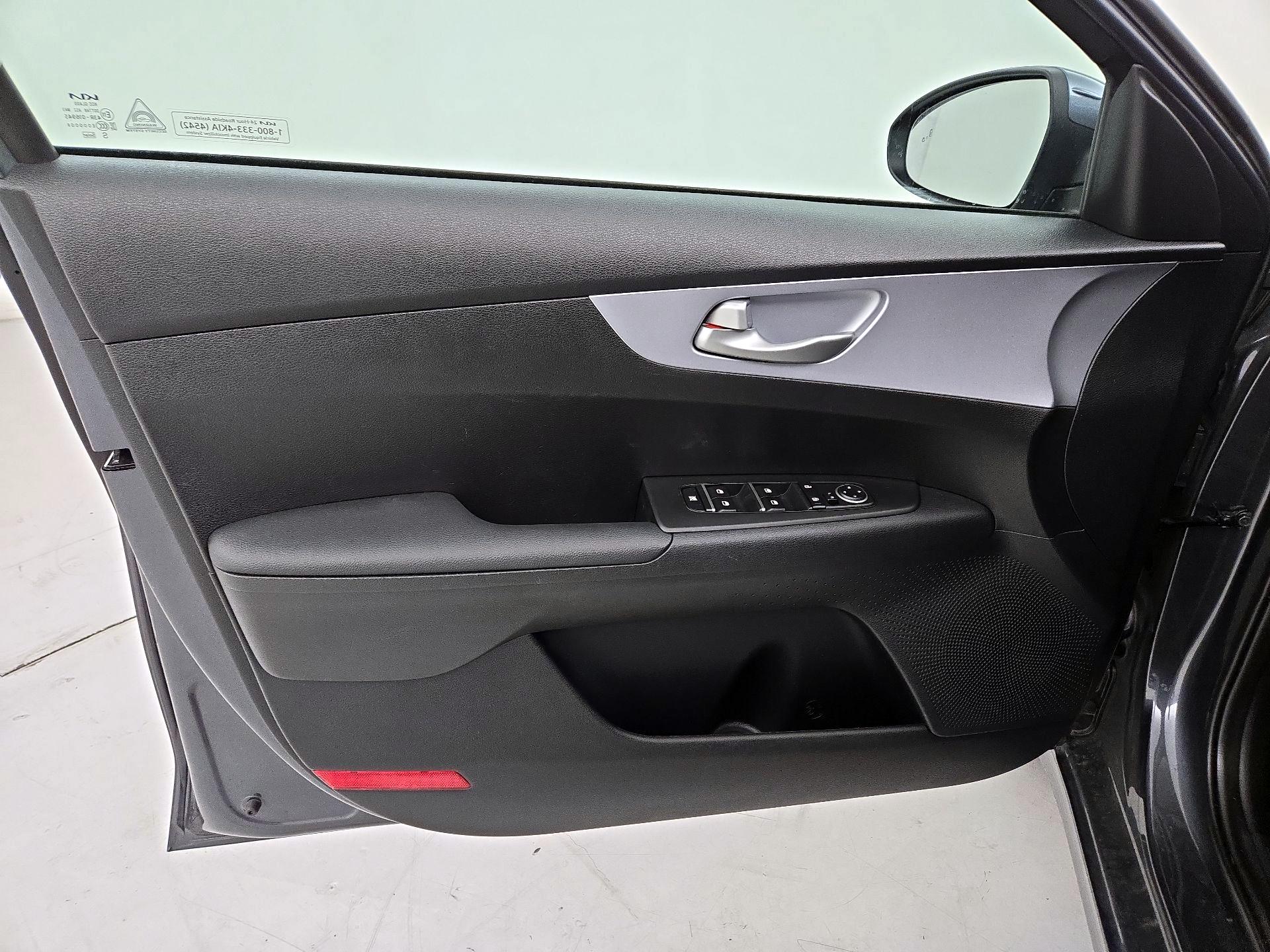 Thumbnail: 2024 Kia Forte - 12