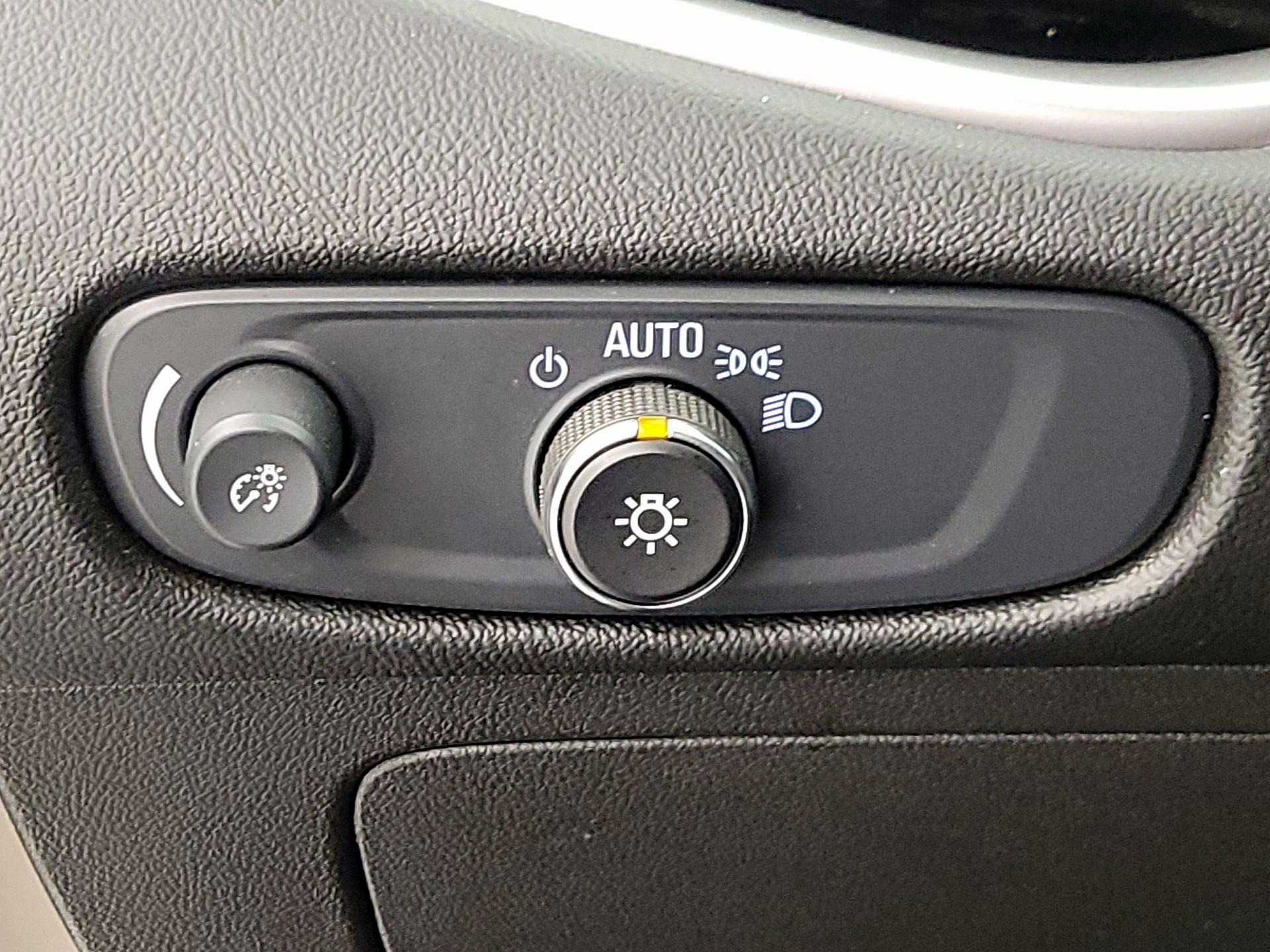 Thumbnail: 2024 Chevrolet Malibu - 13