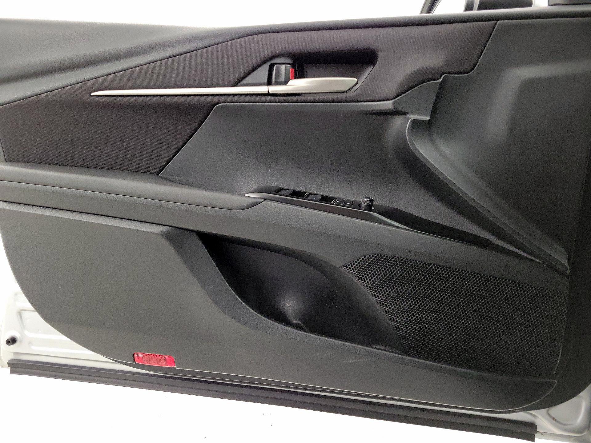 Thumbnail: 2025 Toyota Camry - 12