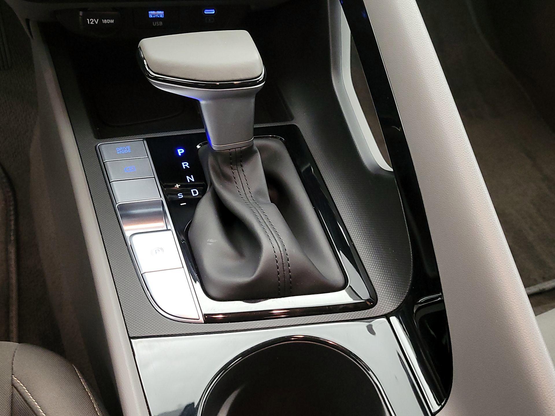 Thumbnail: 2025 Hyundai Elantra - 18