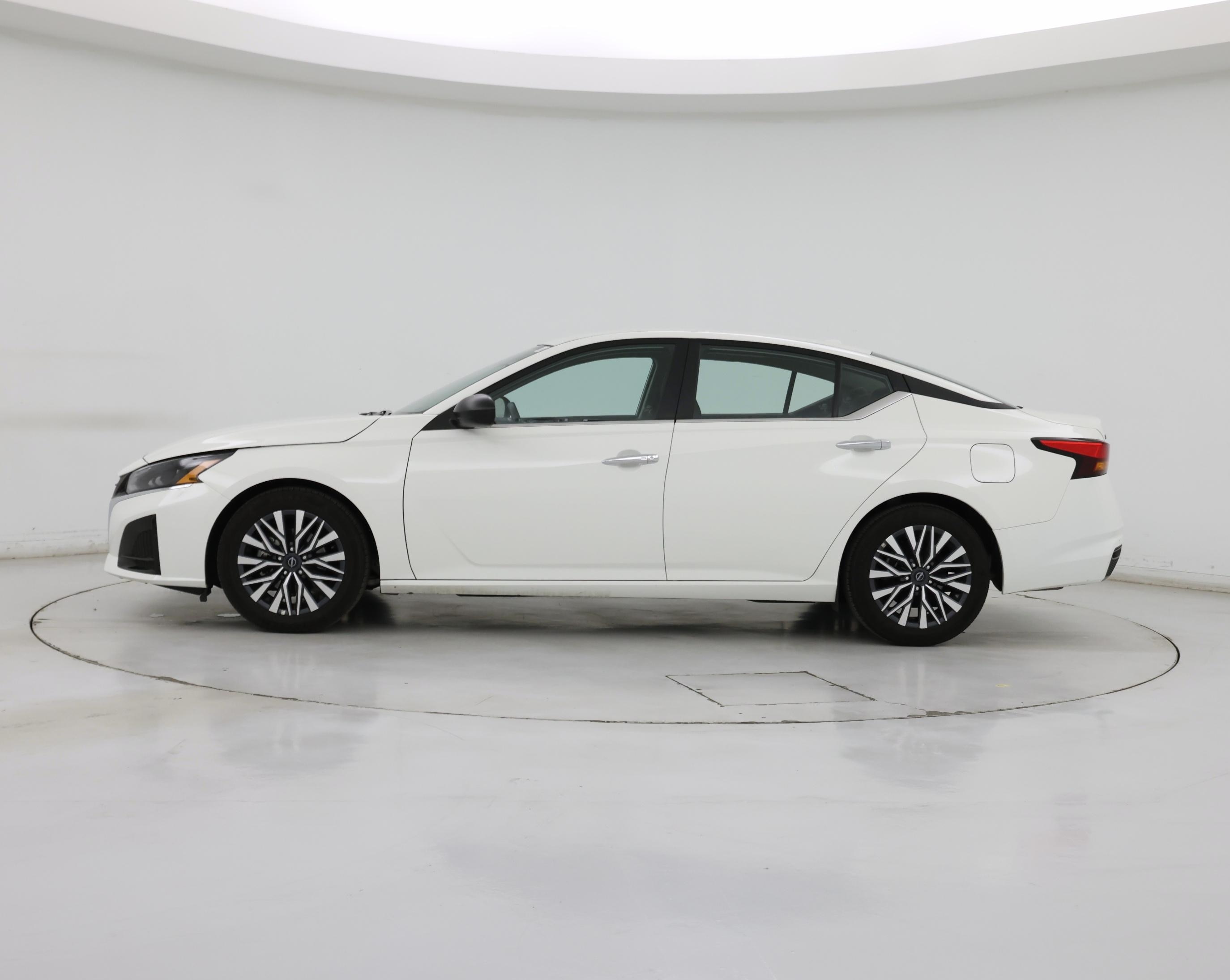 Thumbnail: 2025 Nissan Altima - 3