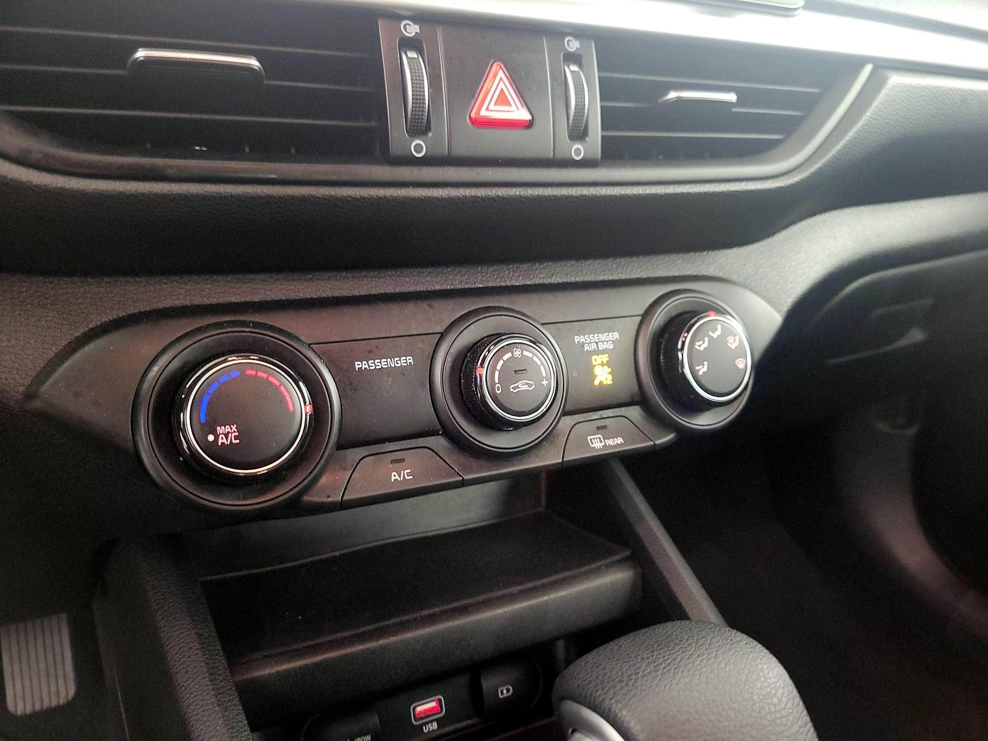 Thumbnail: 2024 Kia Forte - 16