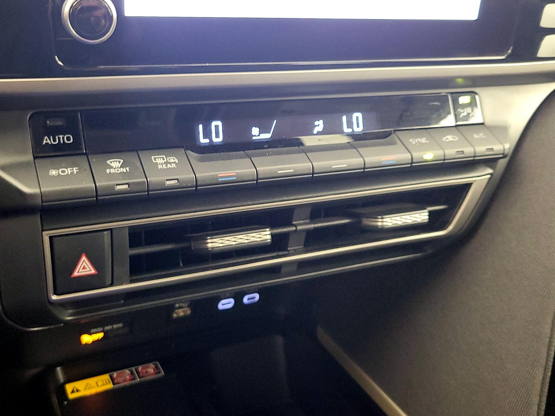 Thumbnail: 2025 Toyota Camry - 16