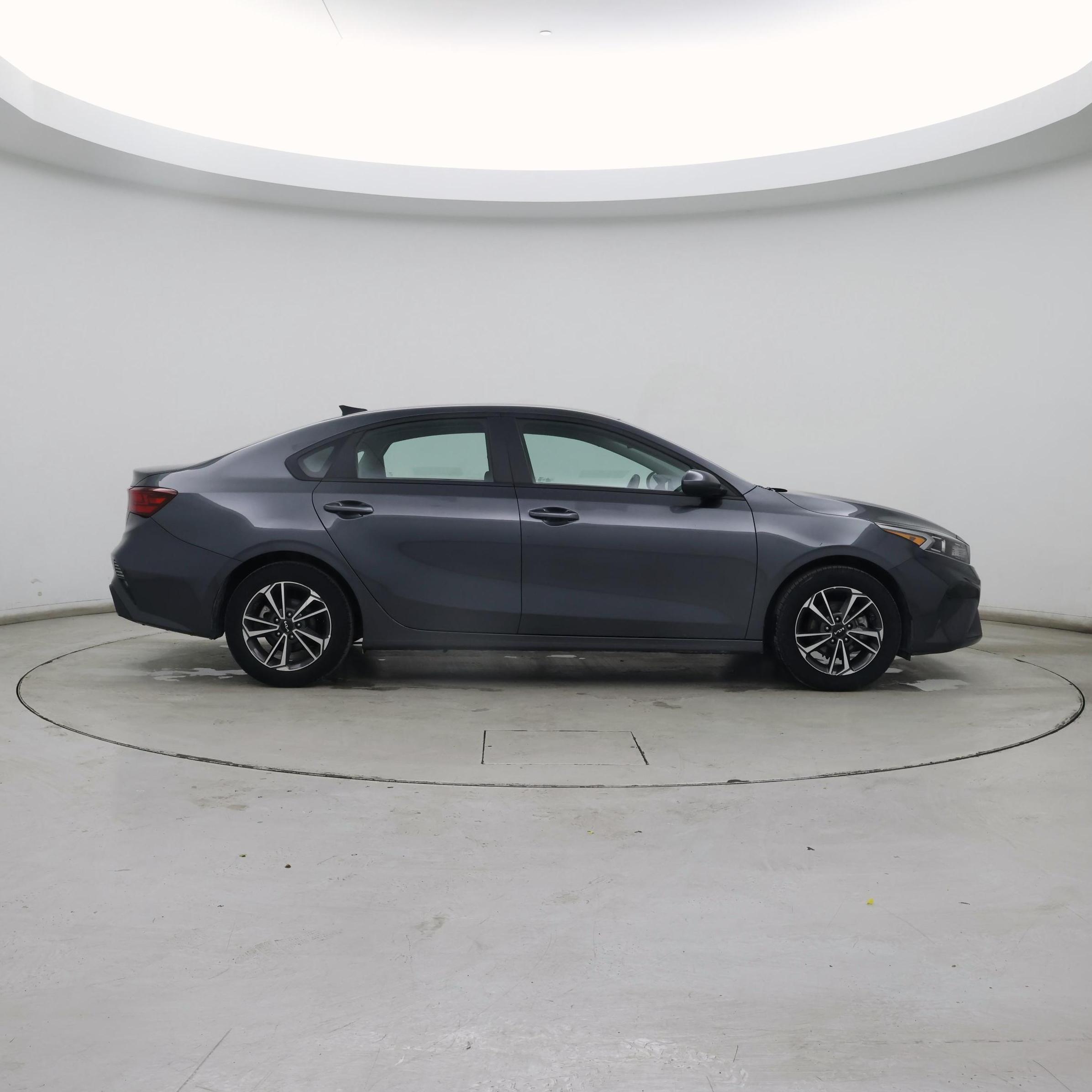 Thumbnail: 2024 Kia Forte - 7