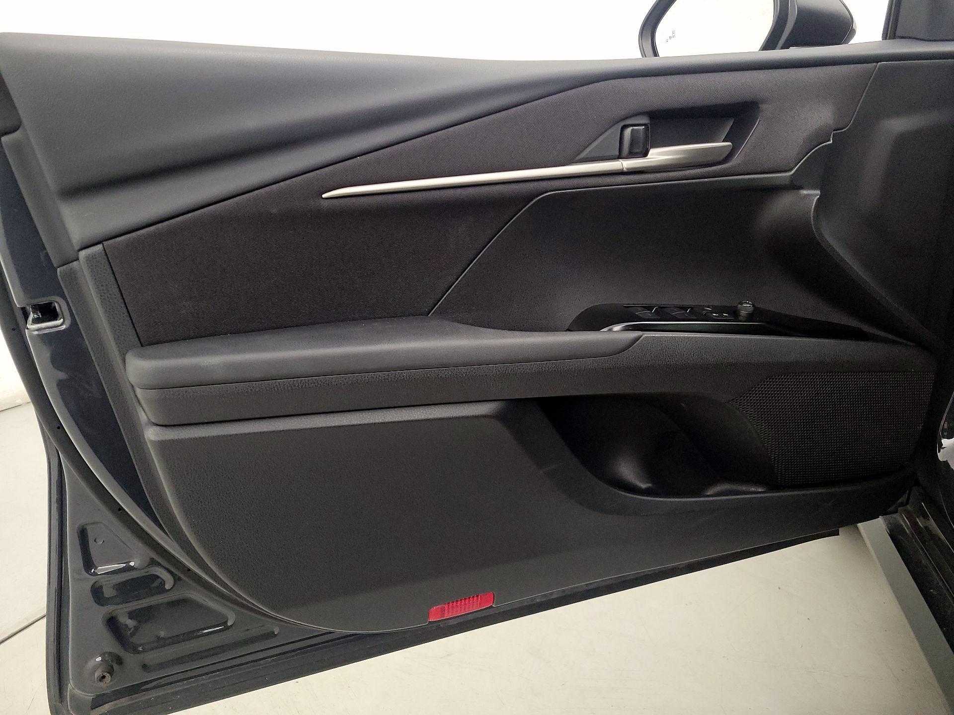 Thumbnail: 2025 Toyota Camry - 12