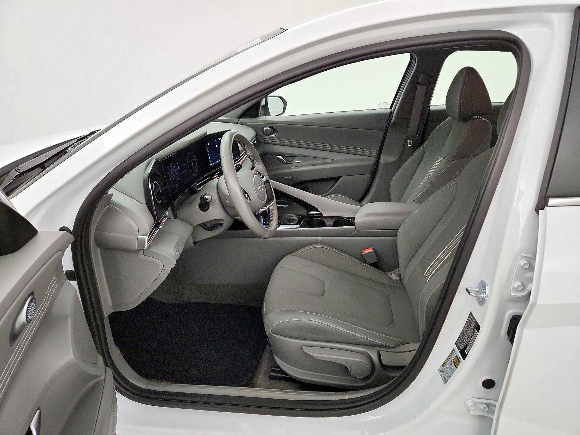 Thumbnail: 2025 Hyundai Elantra - 9