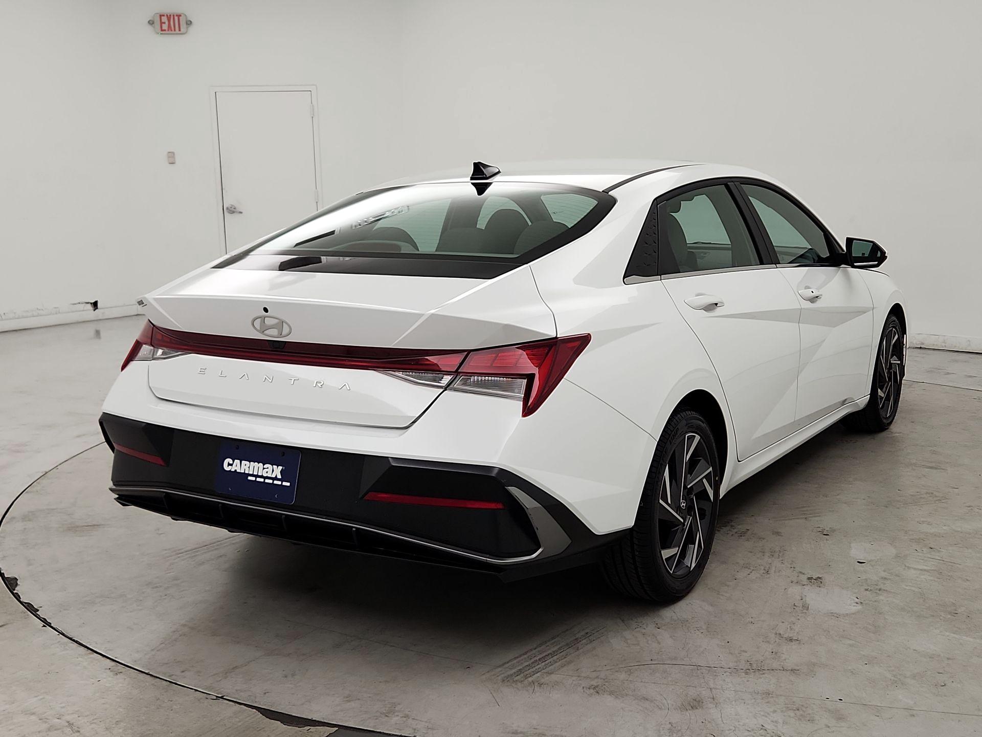 Thumbnail: 2025 Hyundai Elantra - 5