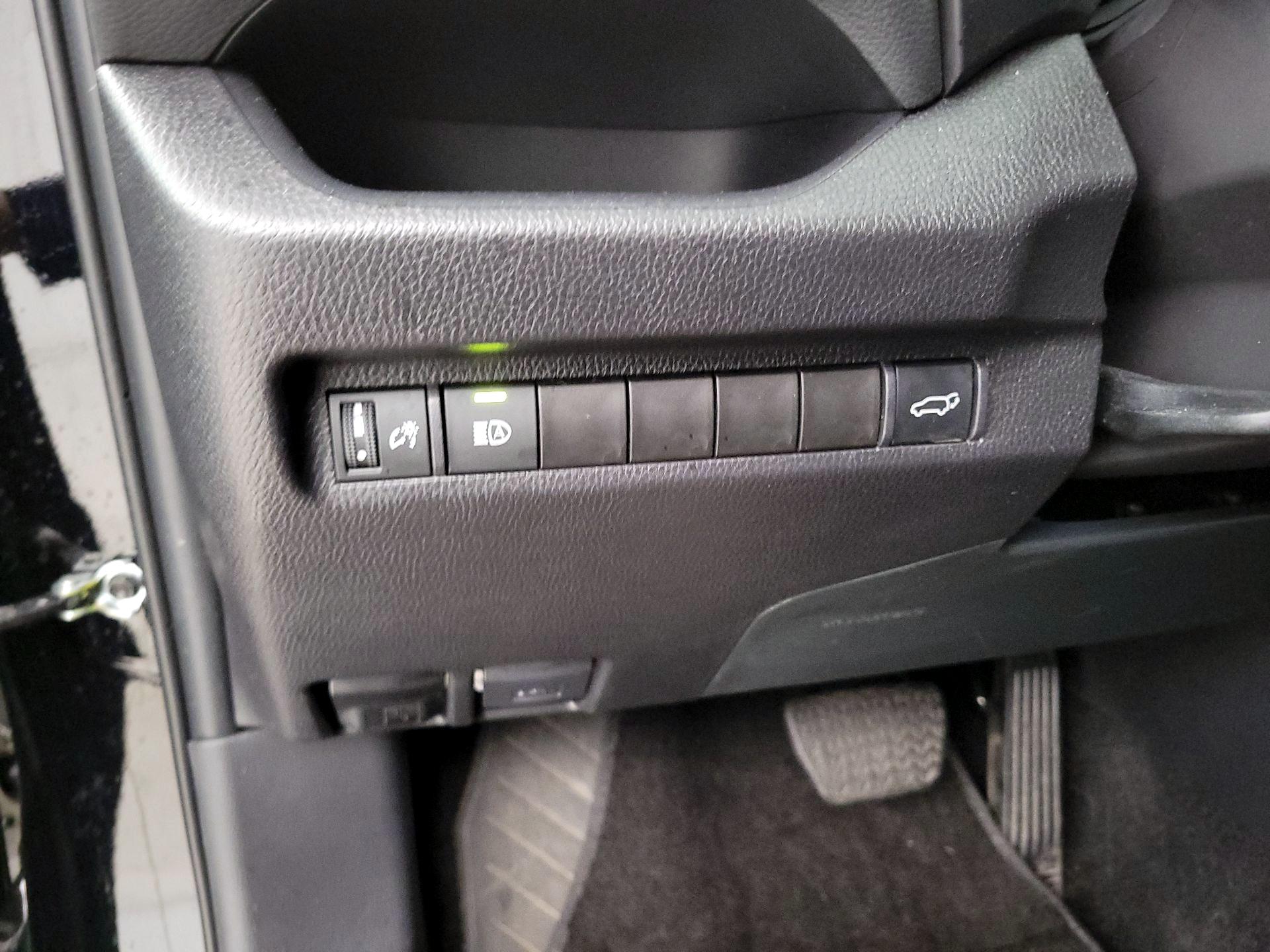 Thumbnail: 2025 Toyota RAV4 - 13