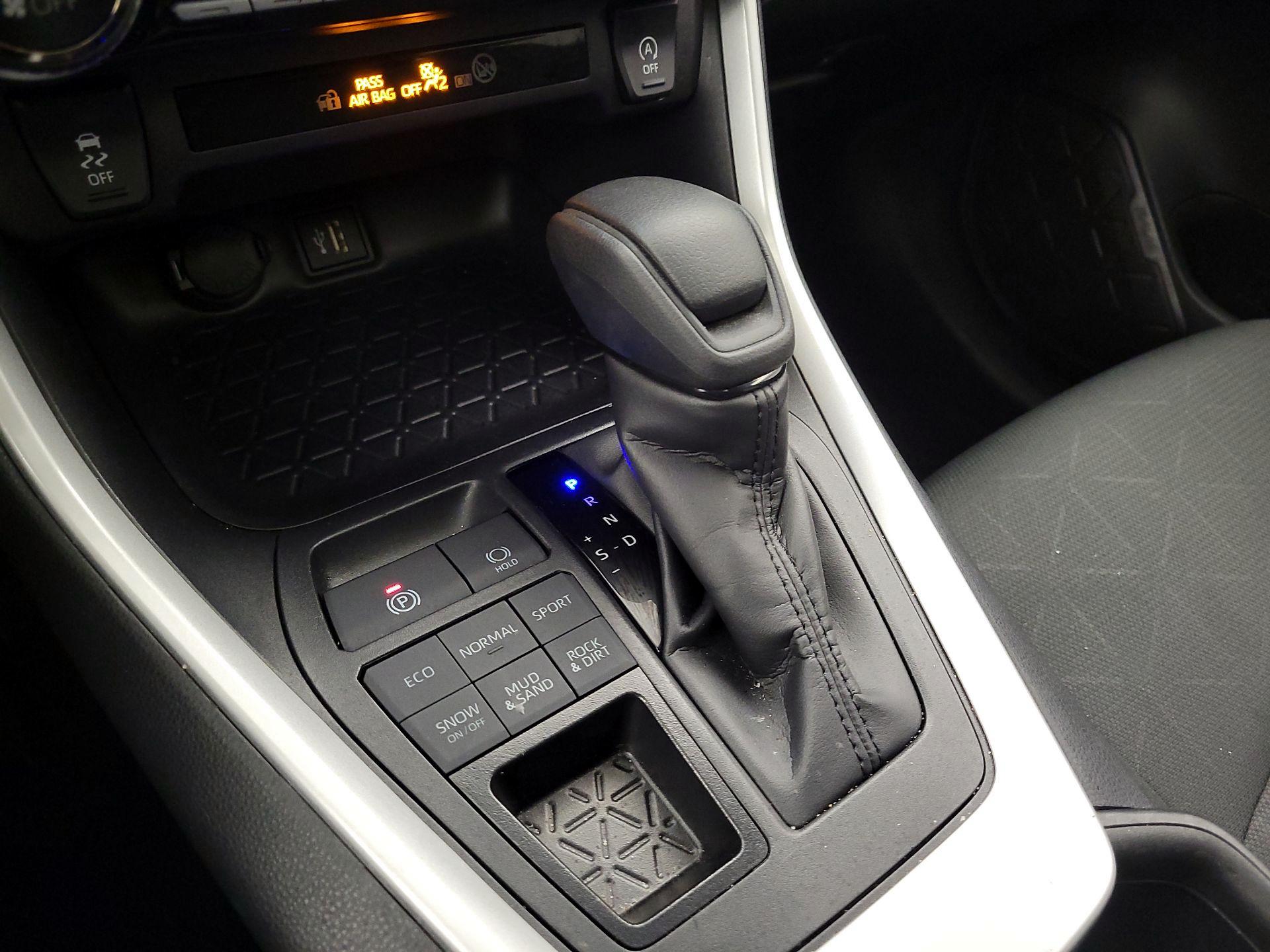 Thumbnail: 2025 Toyota RAV4 - 17