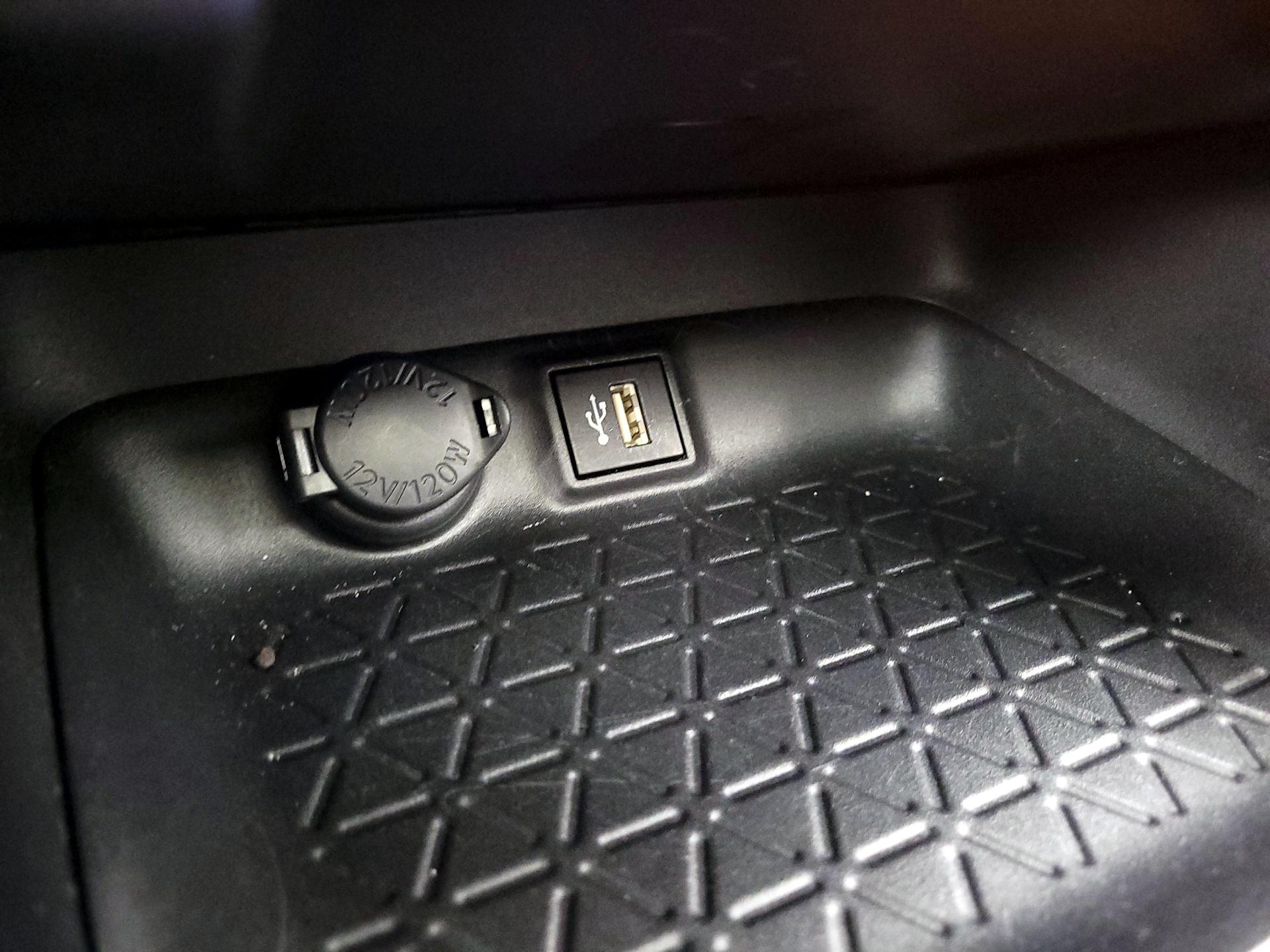 Thumbnail: 2025 Toyota RAV4 - 18