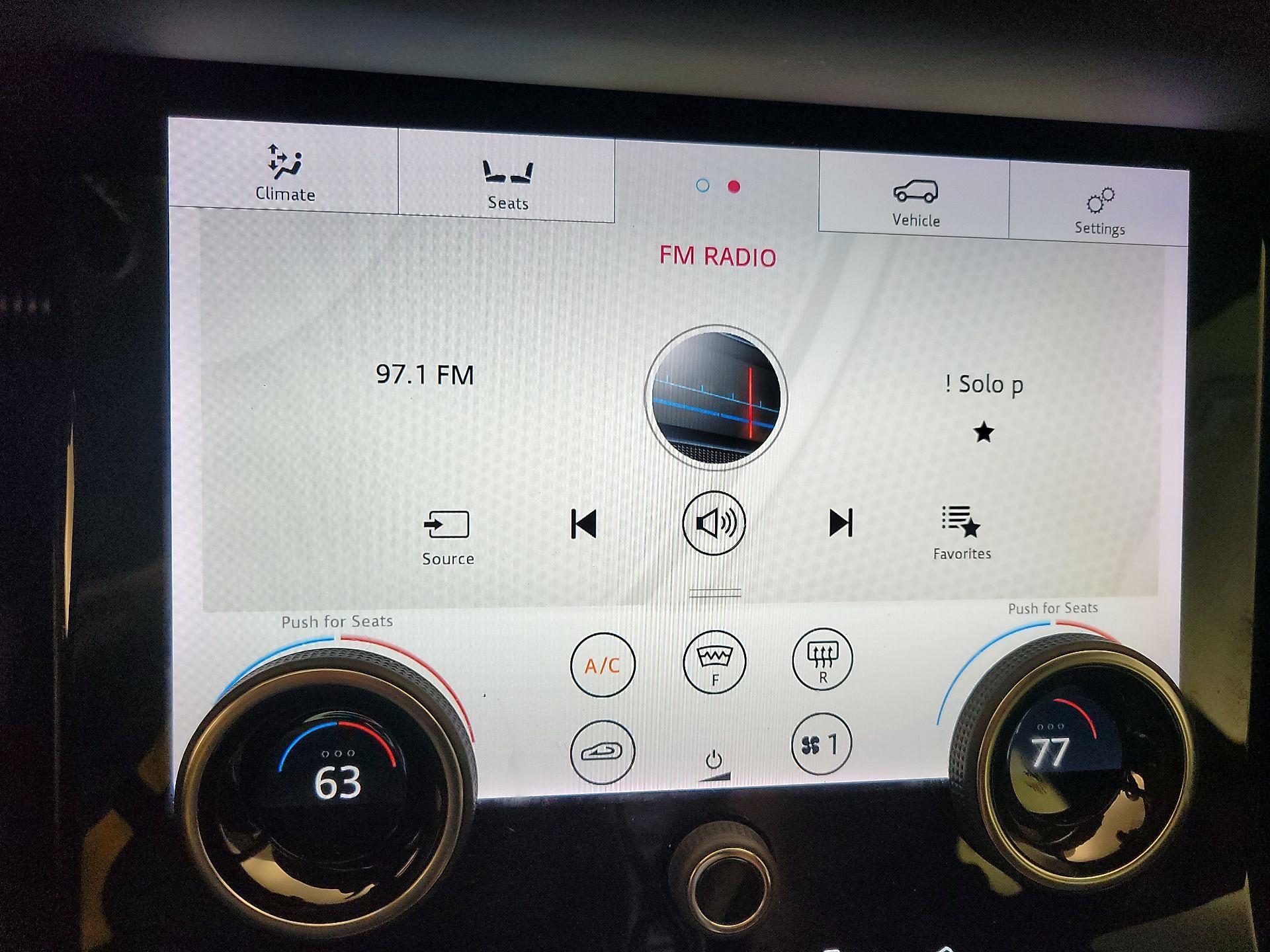 Thumbnail: 2020 Land Rover Range Rover Evoque - 16