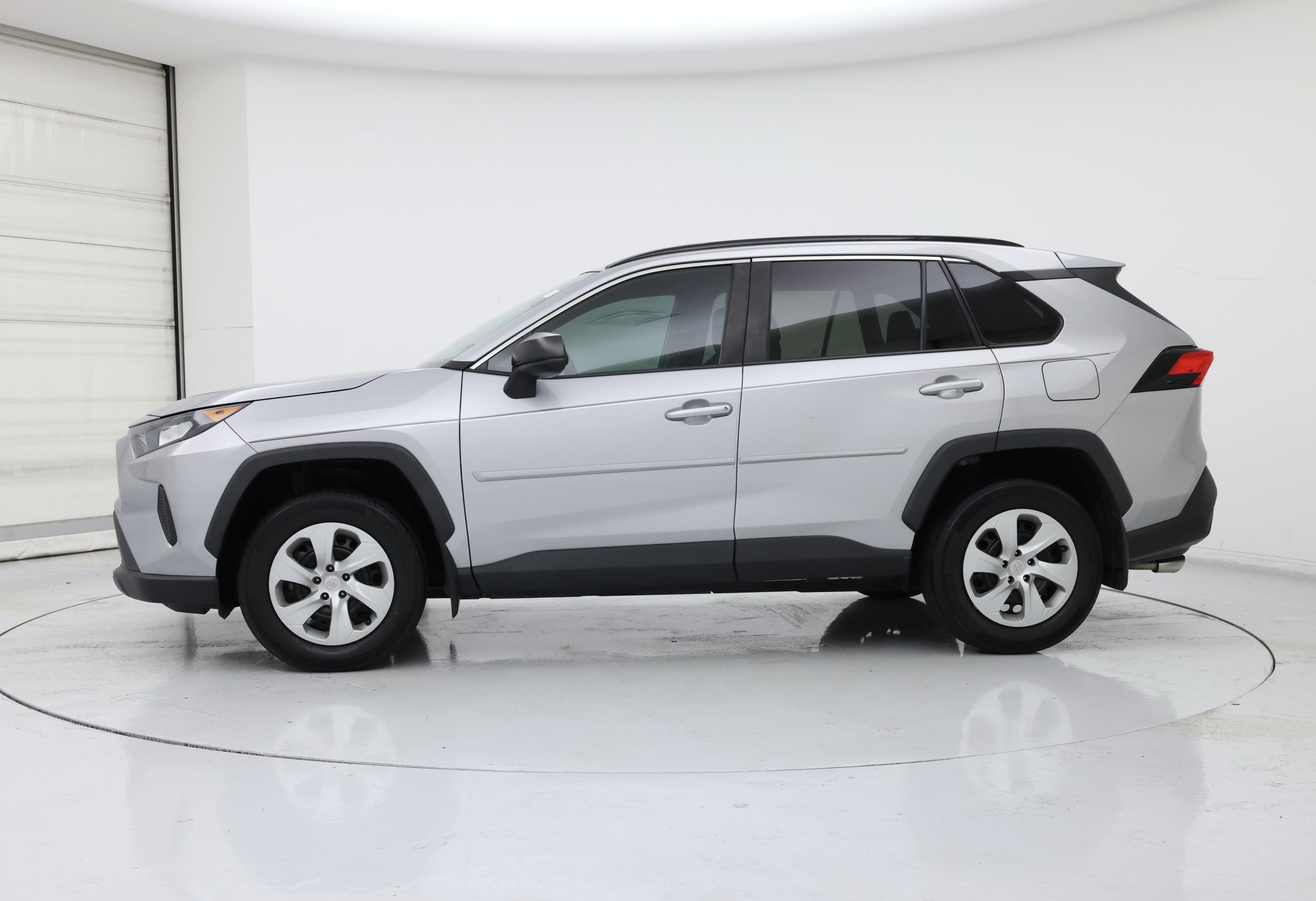 Thumbnail: 2021 Toyota RAV4 - 3