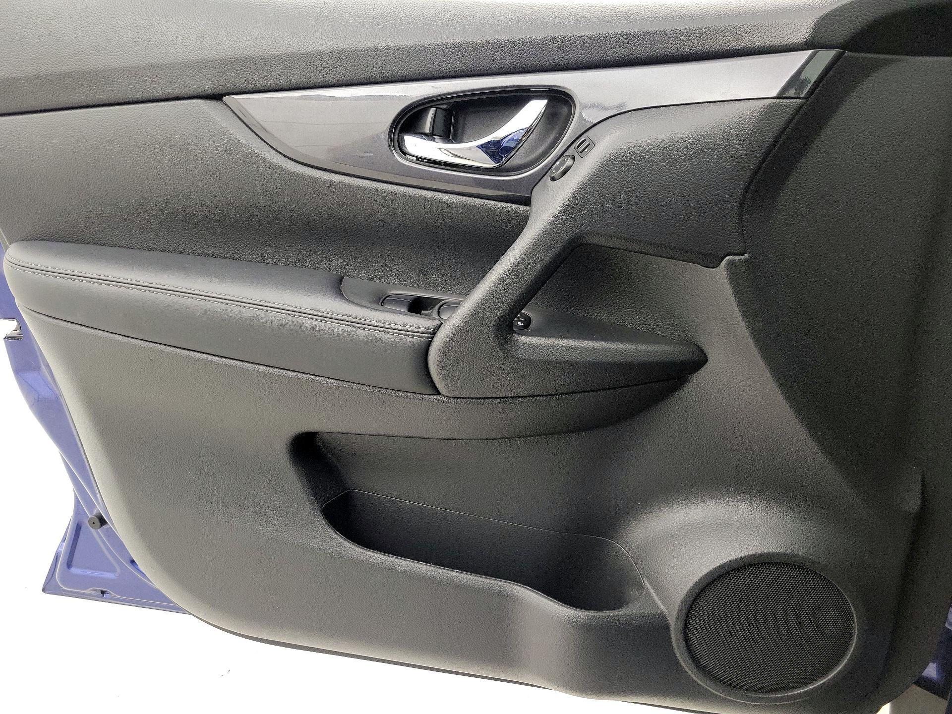 Thumbnail: 2020 Nissan Rogue - 12