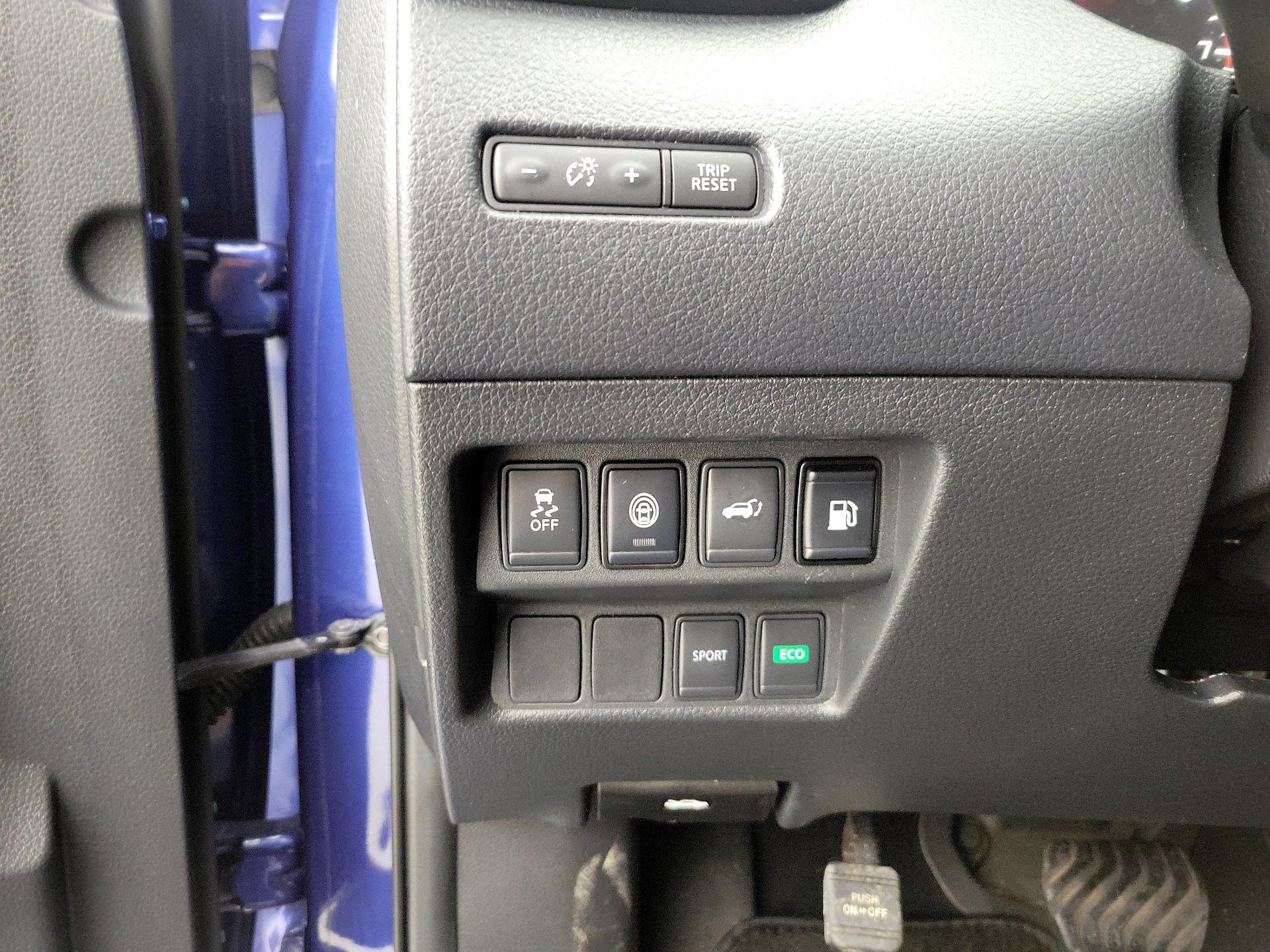 Thumbnail: 2020 Nissan Rogue - 13