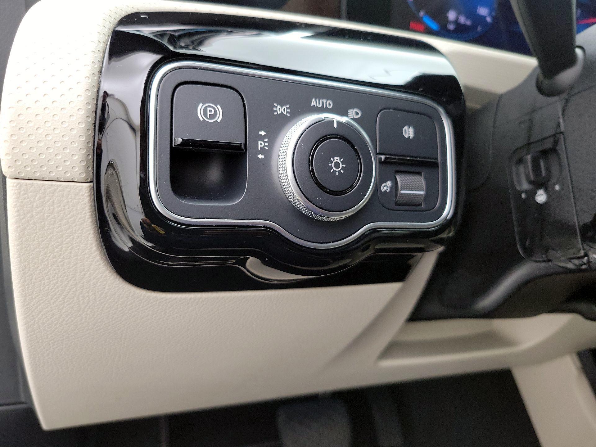 Thumbnail: 2022 Mercedes-Benz A-Class - 13