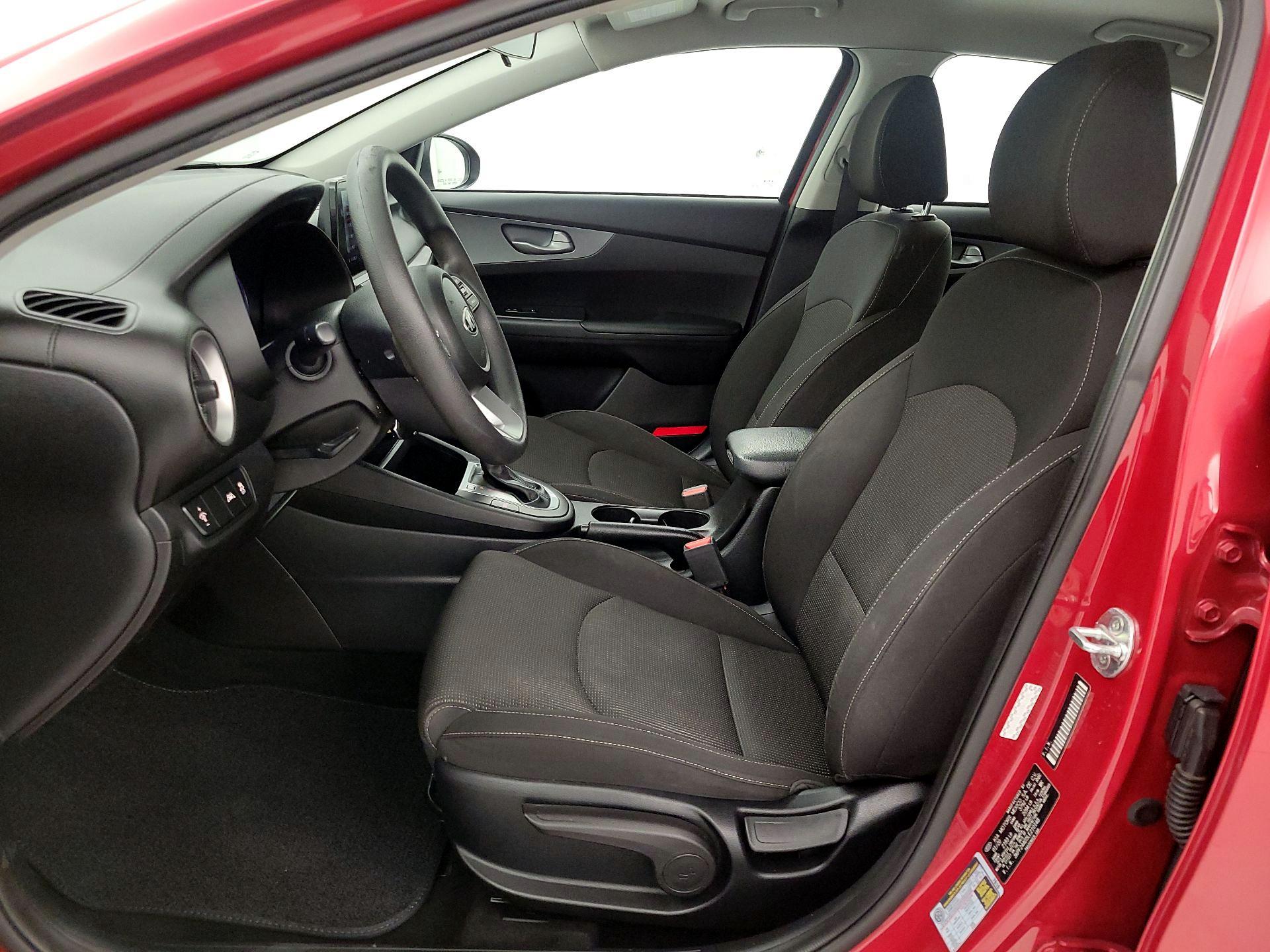 Thumbnail: 2020 Kia Forte - 11