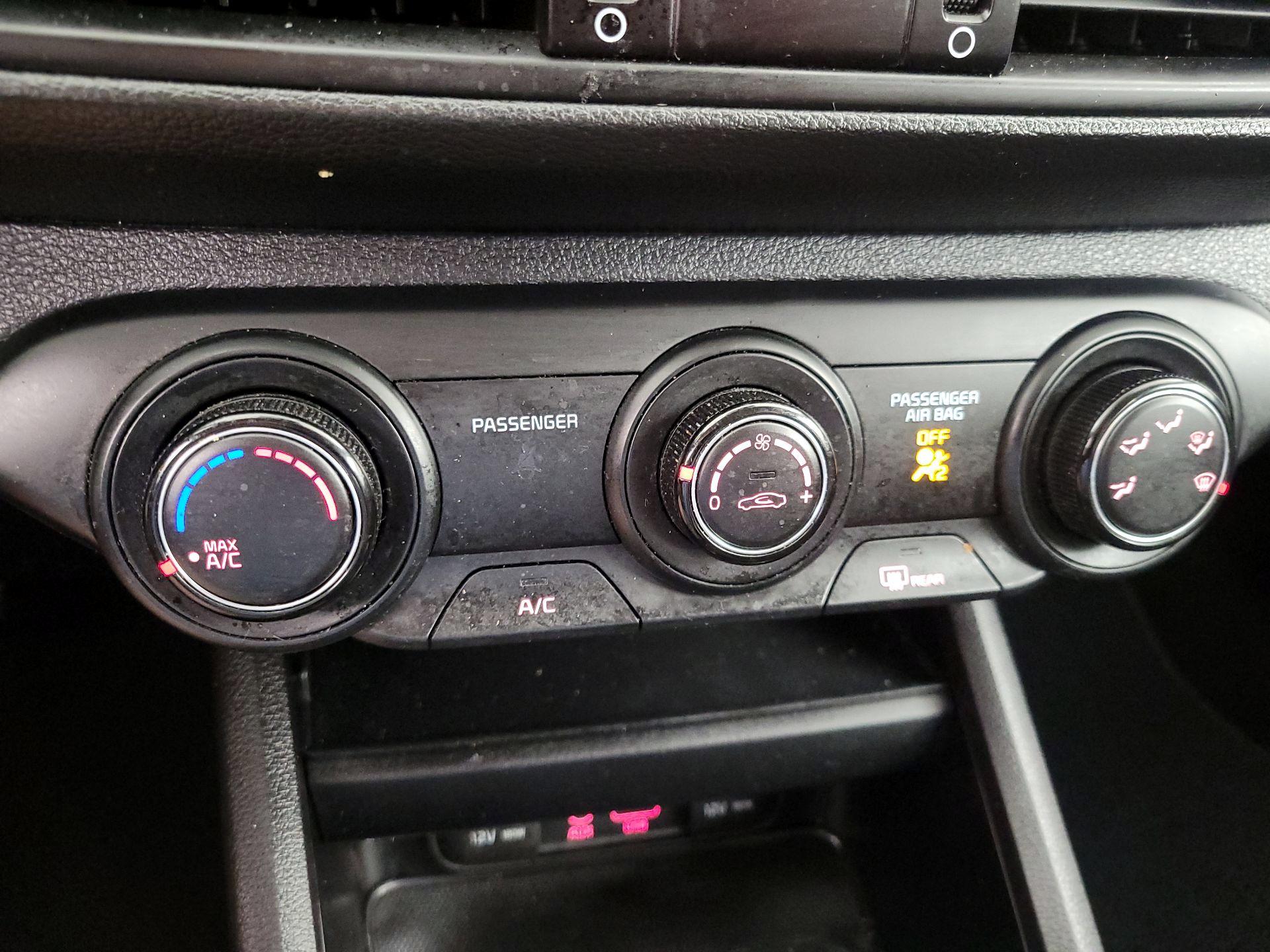 Thumbnail: 2020 Kia Forte - 16