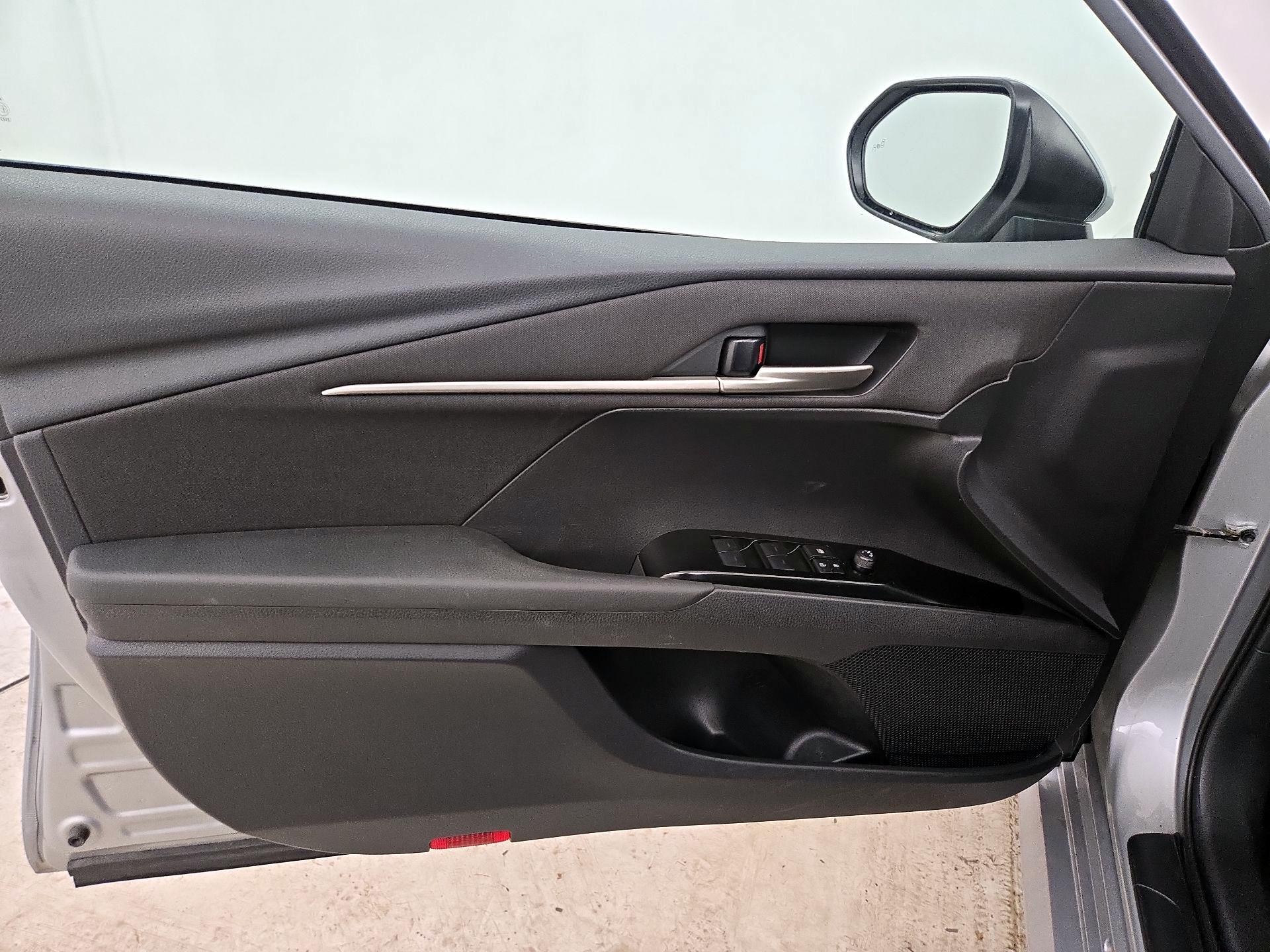 Thumbnail: 2025 Toyota Camry - 12