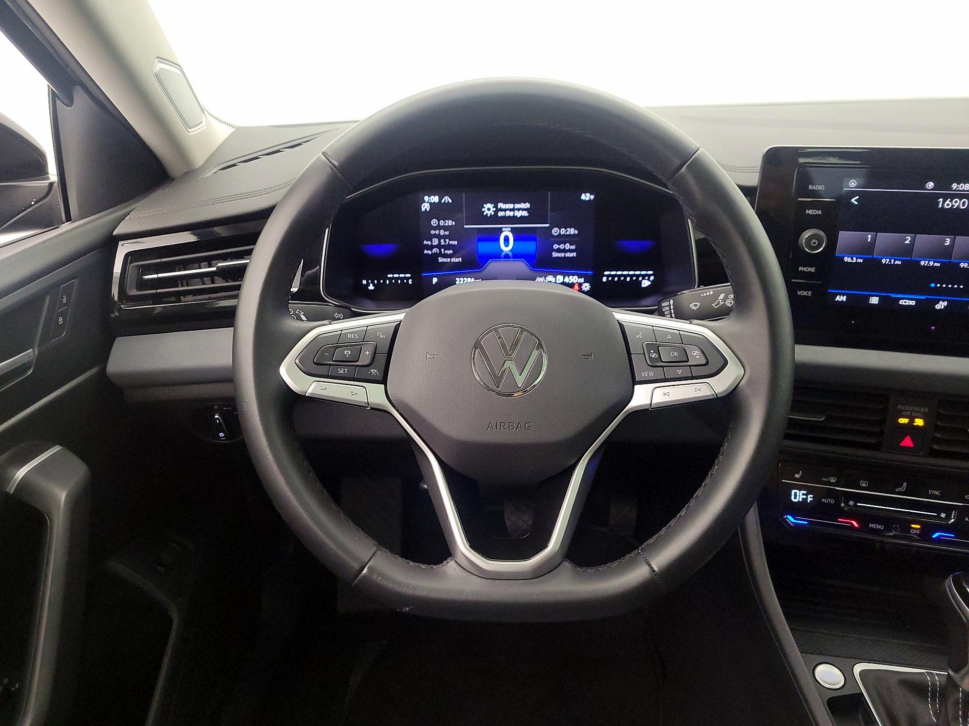 Thumbnail: 2025 Volkswagen Jetta - 10