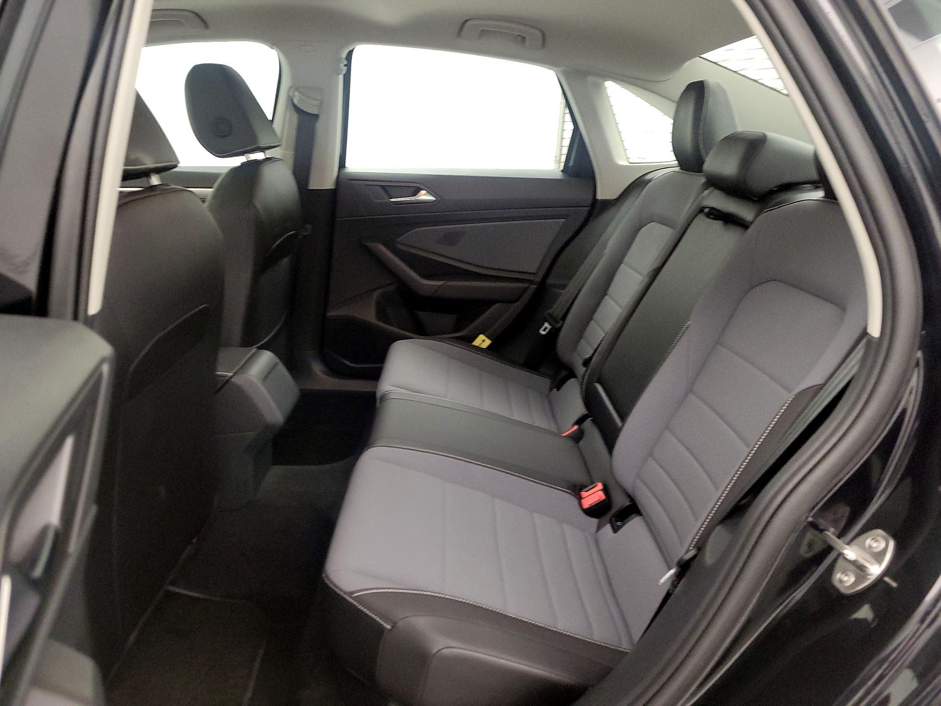 Thumbnail: 2025 Volkswagen Jetta - 20