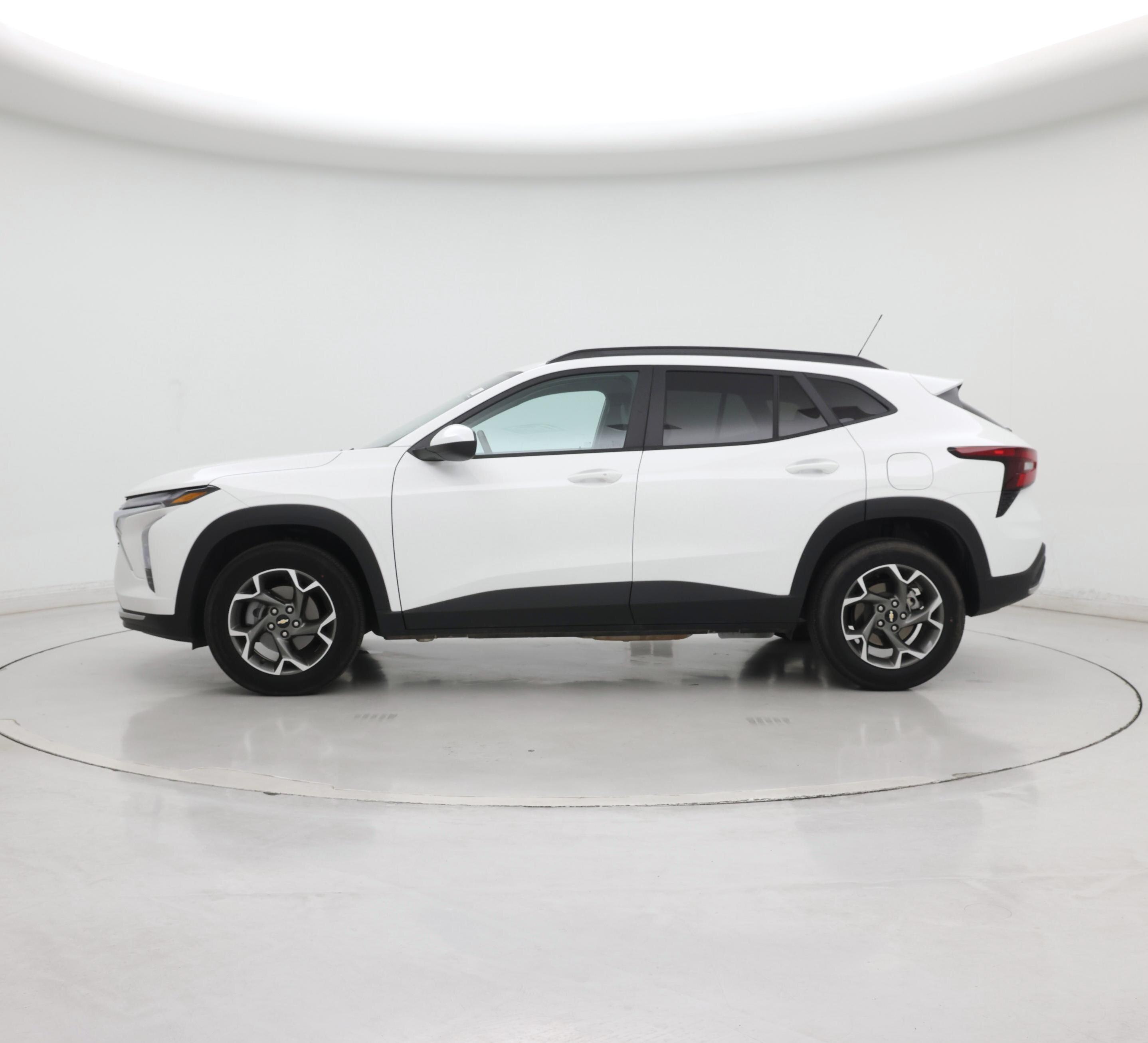 Thumbnail: 2025 Chevrolet Trax - 3