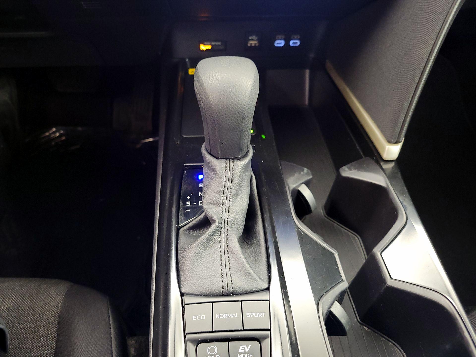 Thumbnail: 2025 Toyota Camry - 17