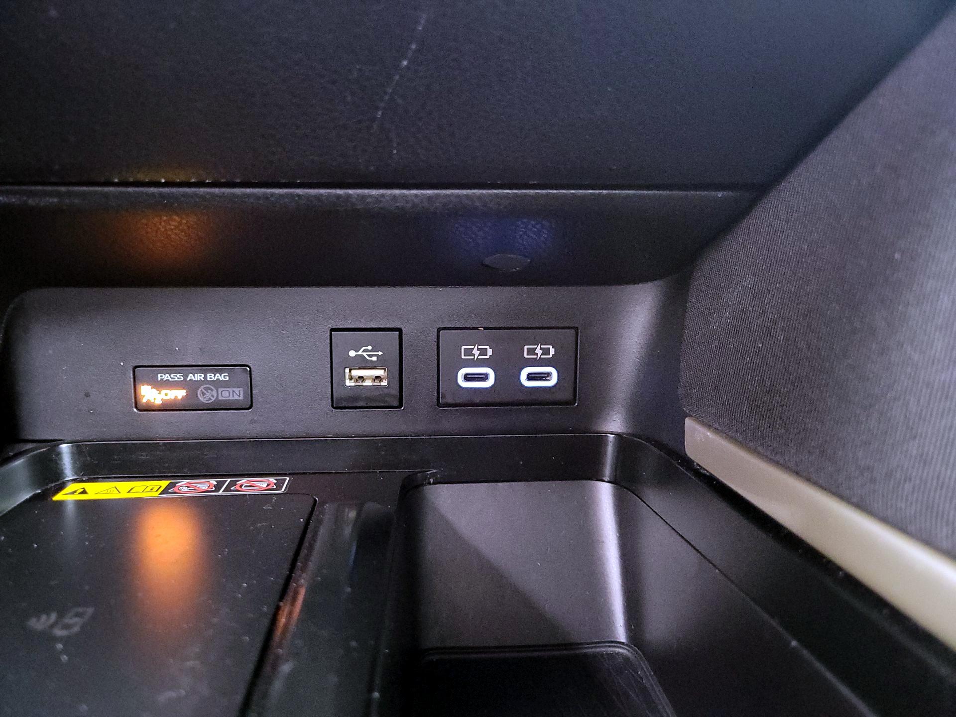 Thumbnail: 2025 Toyota Camry - 18