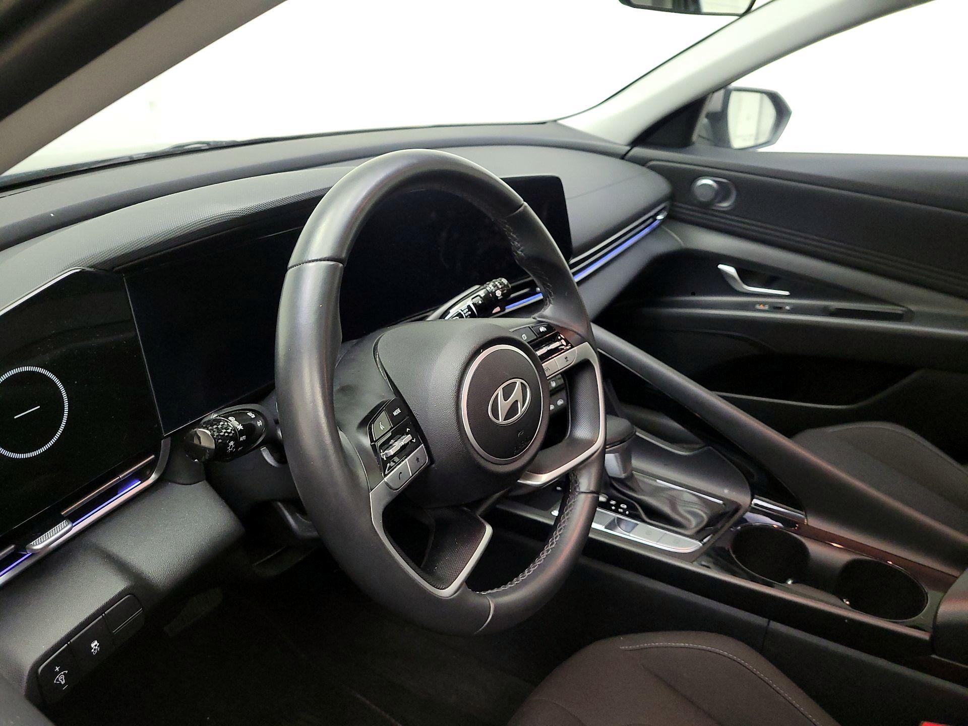 Thumbnail: 2025 Hyundai Elantra - 9