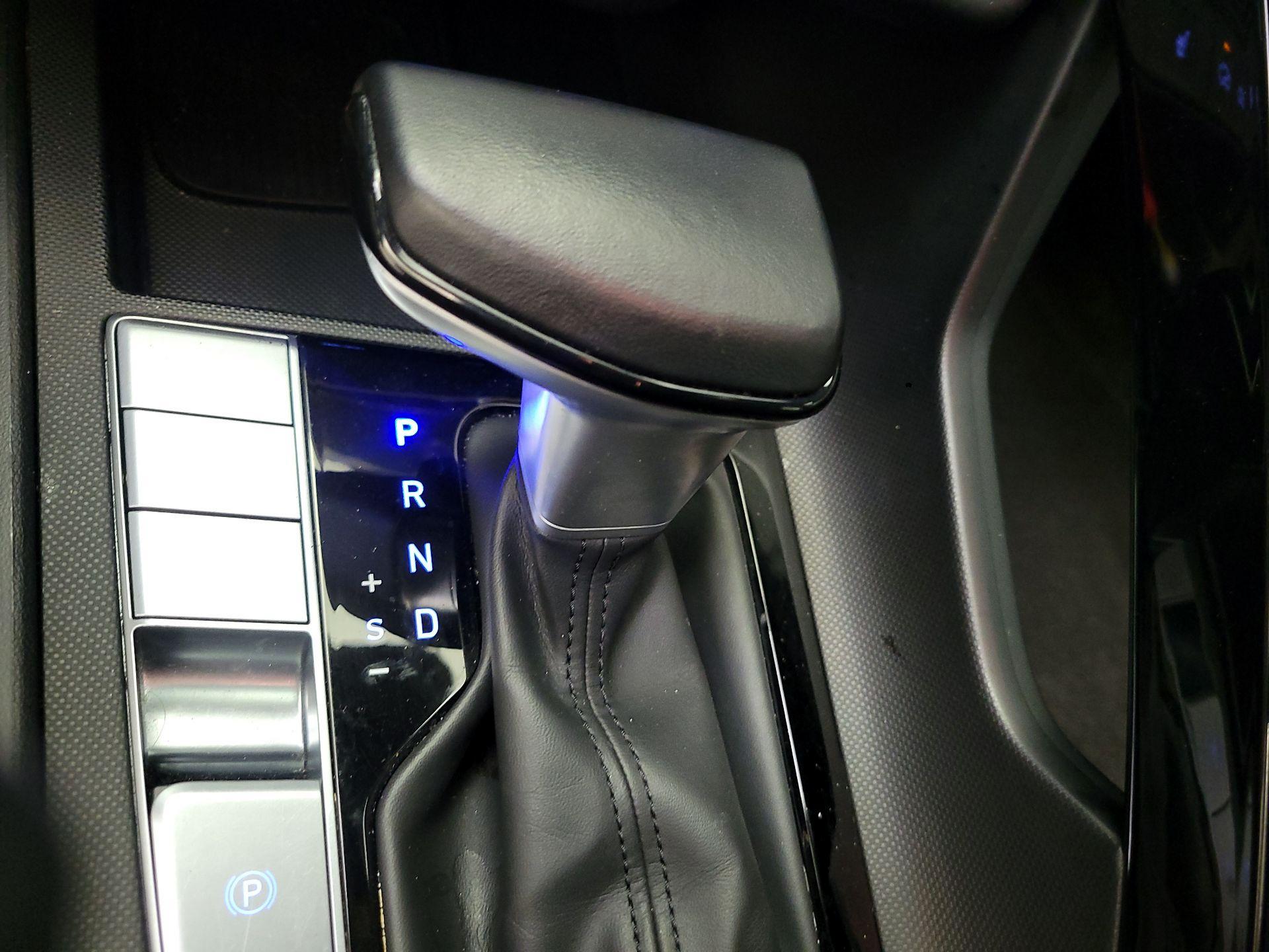 Thumbnail: 2025 Hyundai Elantra - 17