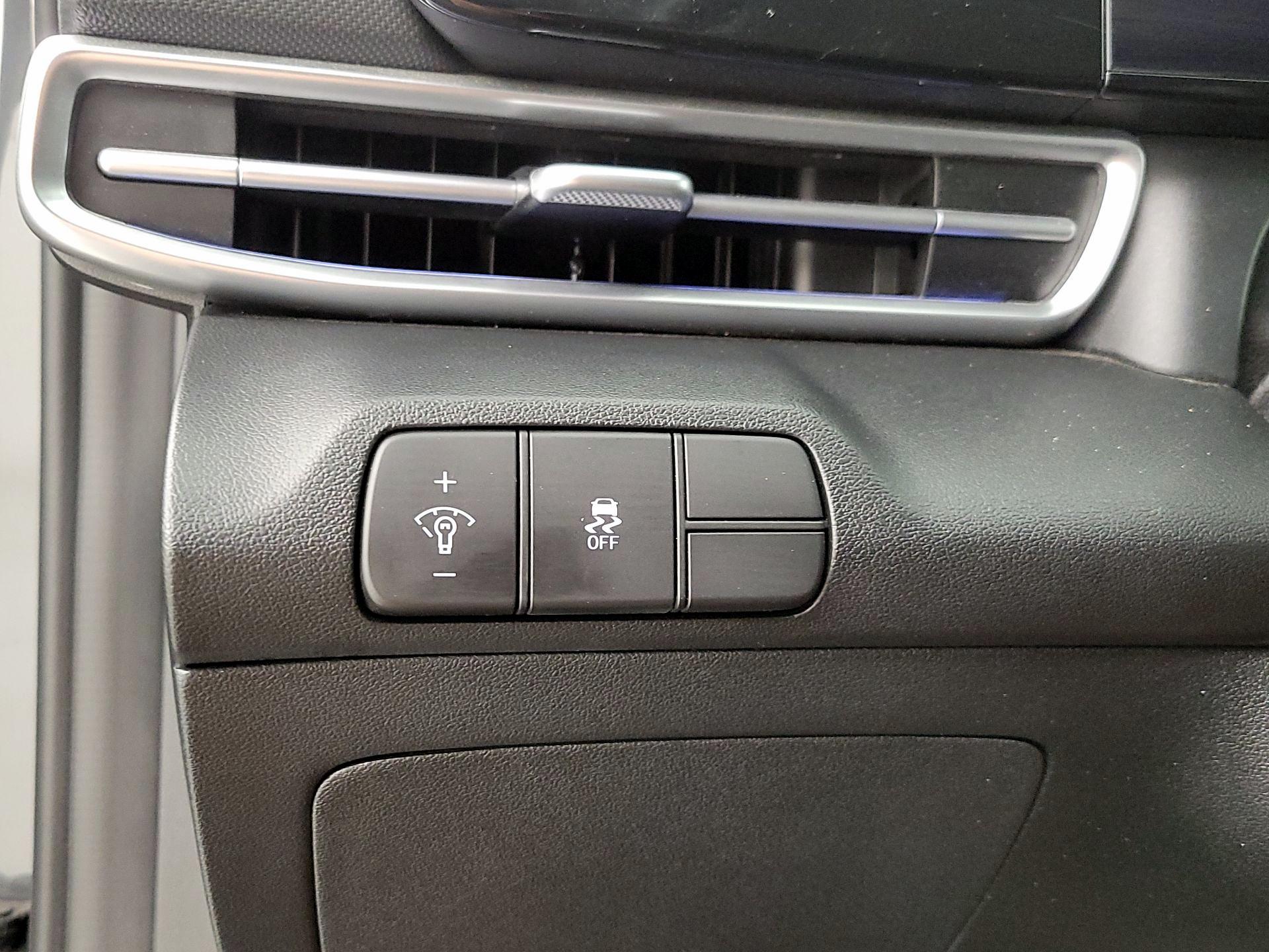 Thumbnail: 2025 Hyundai Elantra - 11