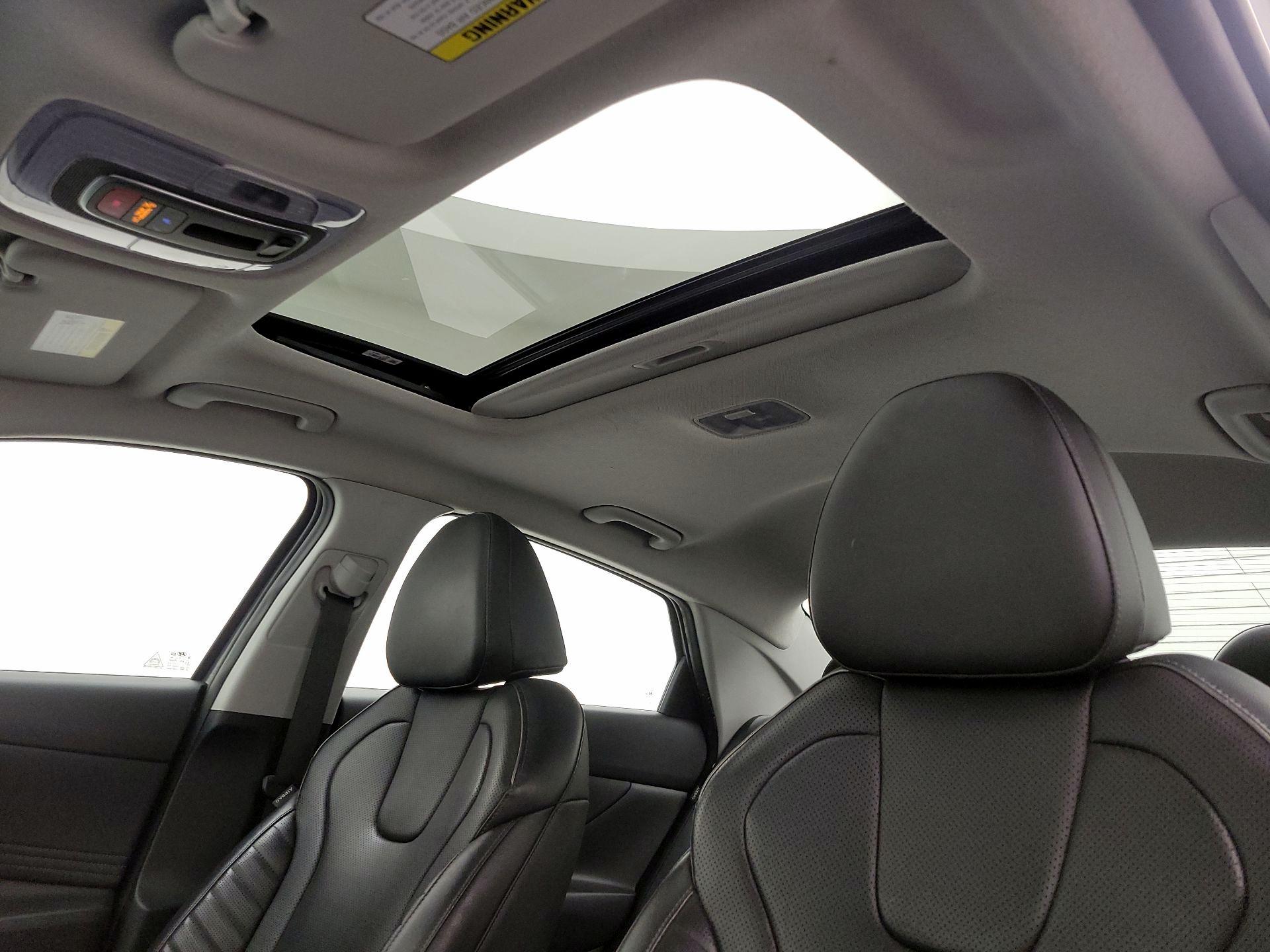 Thumbnail: 2025 Hyundai Elantra - 17