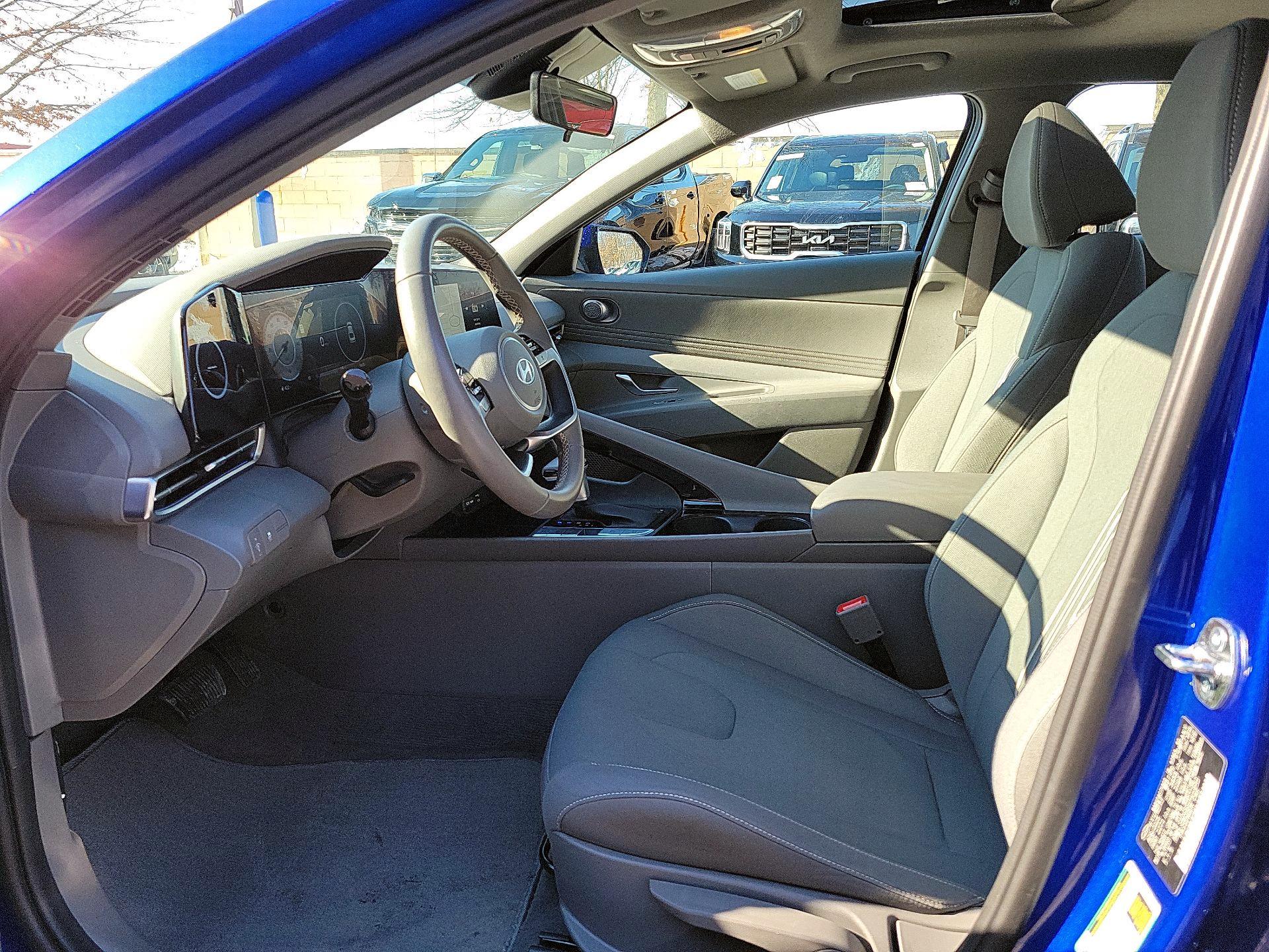 Thumbnail: 2025 Hyundai Elantra - 9